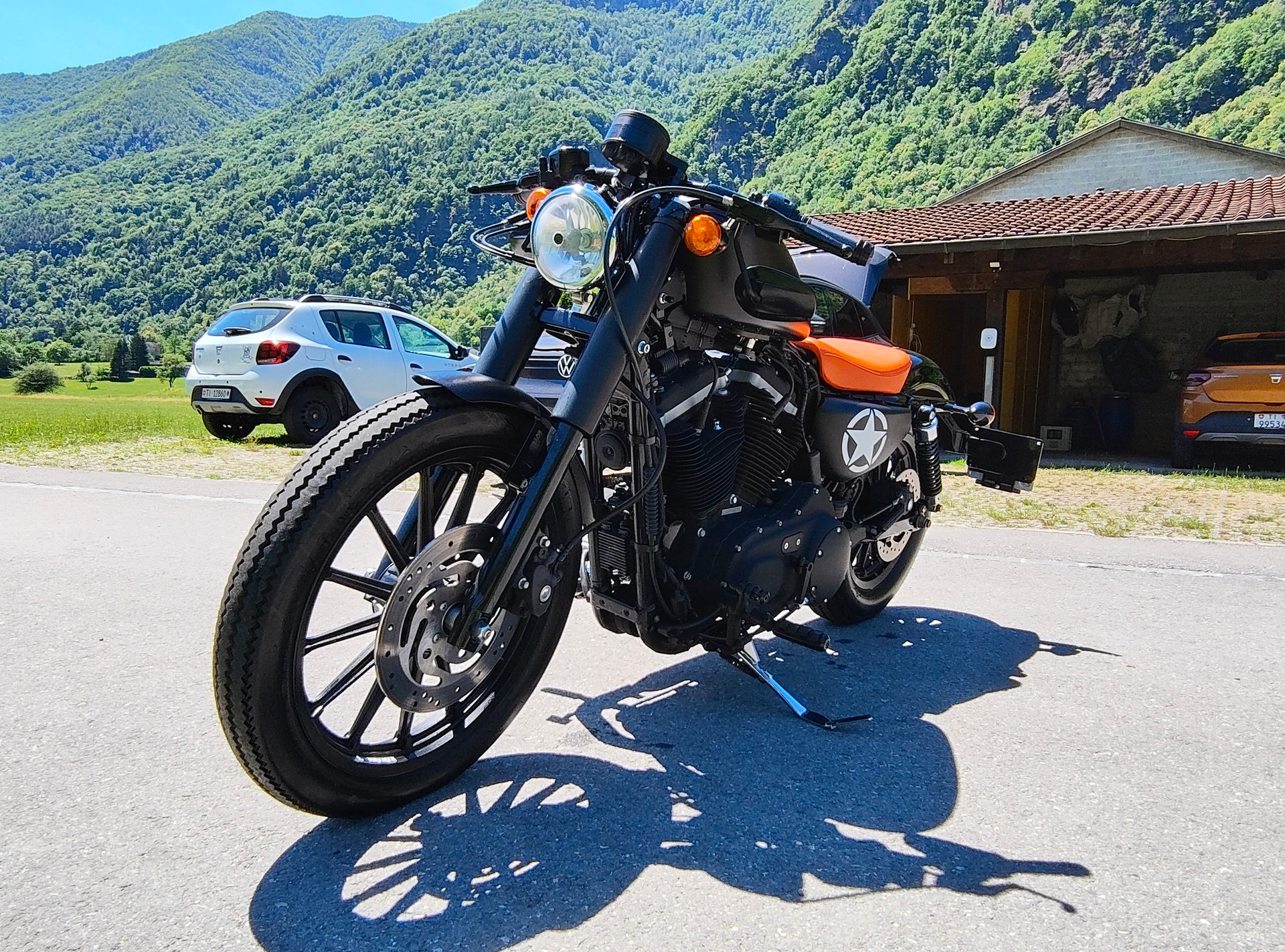 HARLEY-DAVIDSON XL 883 N Sportster Iron-image-2