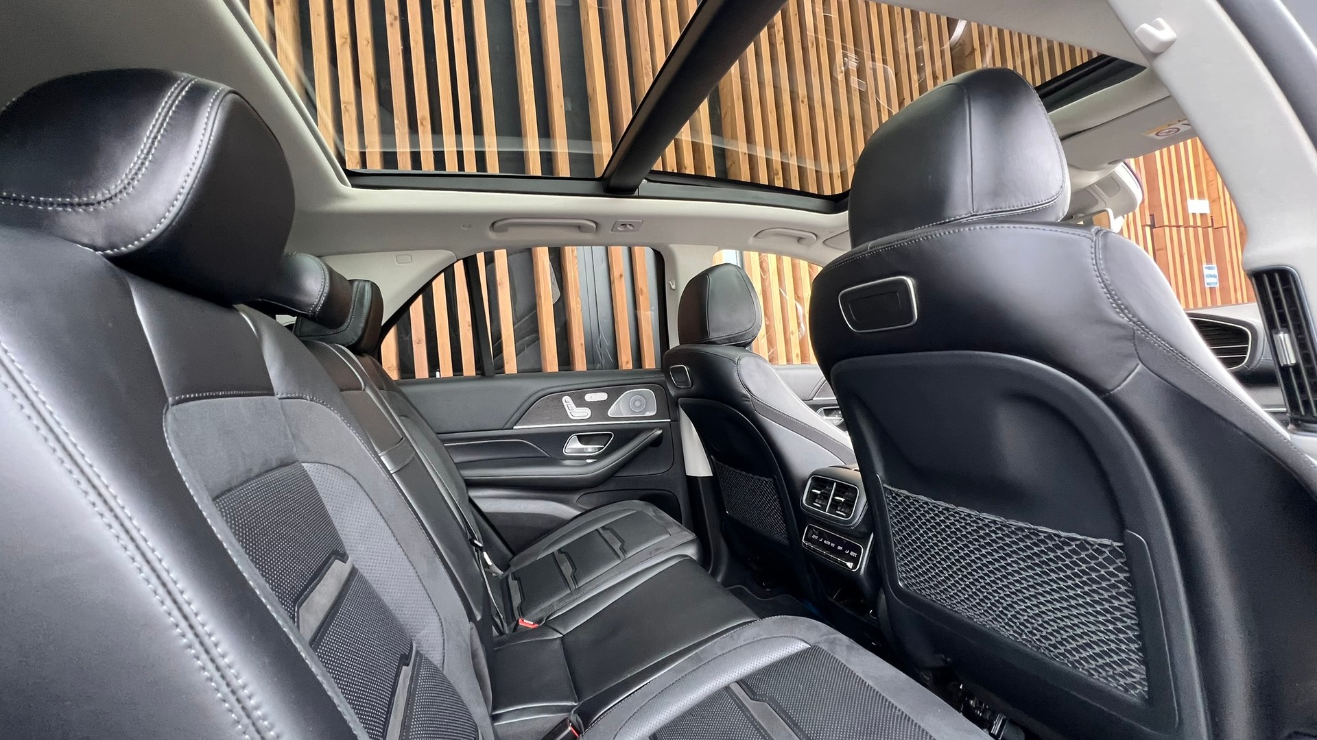 MERCEDES-BENZ GLE 53 AMG 4MATIC+ BLACK 9G-SPEEDSHIFT l 435 PS-image-25