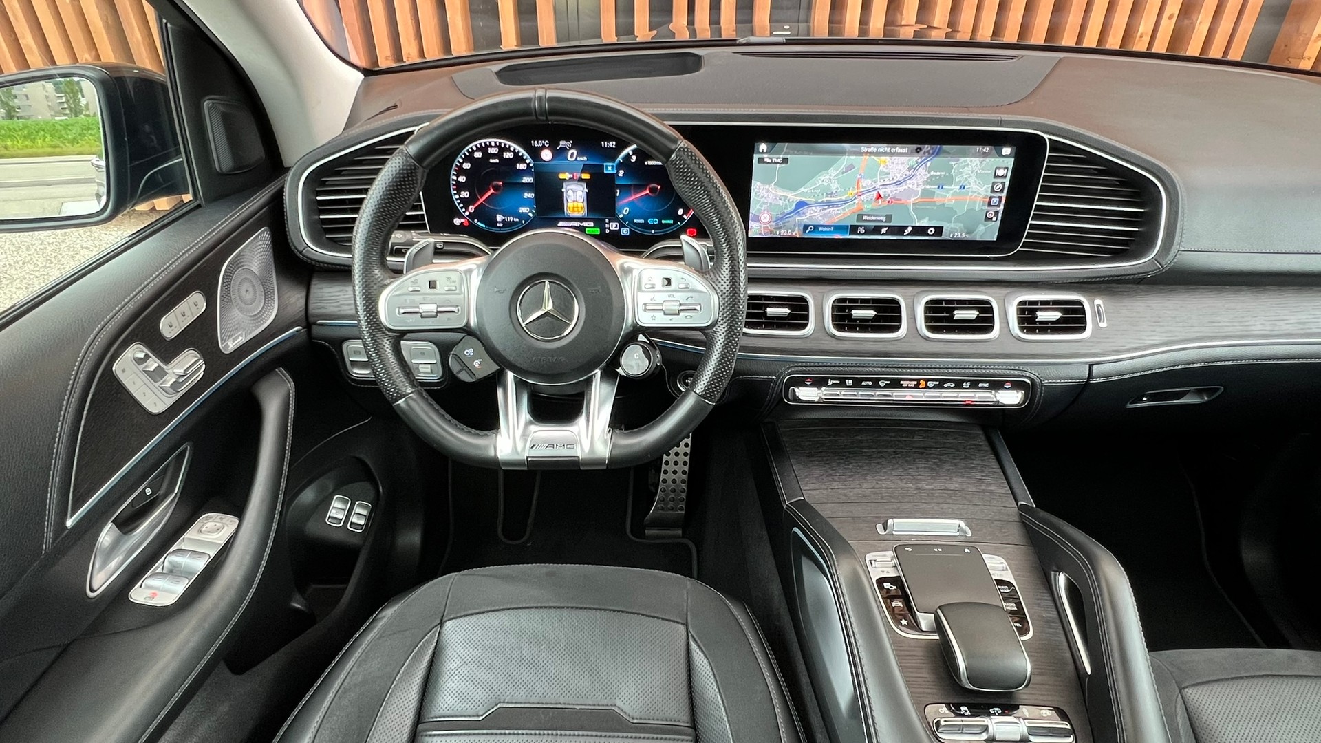 MERCEDES-BENZ GLE 53 AMG 4MATIC+ BLACK 9G-SPEEDSHIFT l 435 PS-image-17