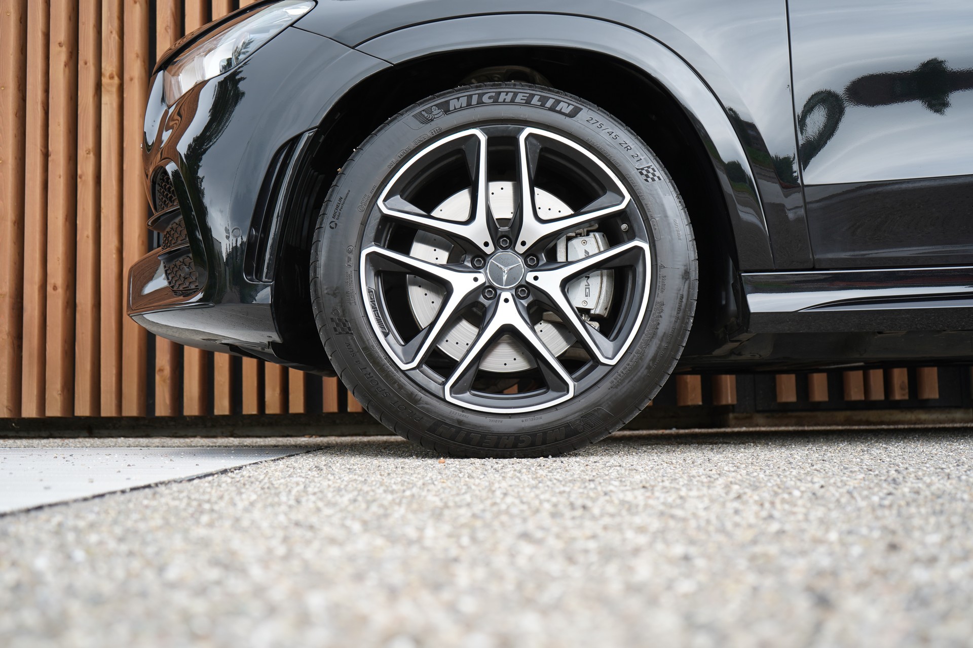 MERCEDES-BENZ GLE 53 AMG 4MATIC+ BLACK 9G-SPEEDSHIFT l 435 PS-image-14