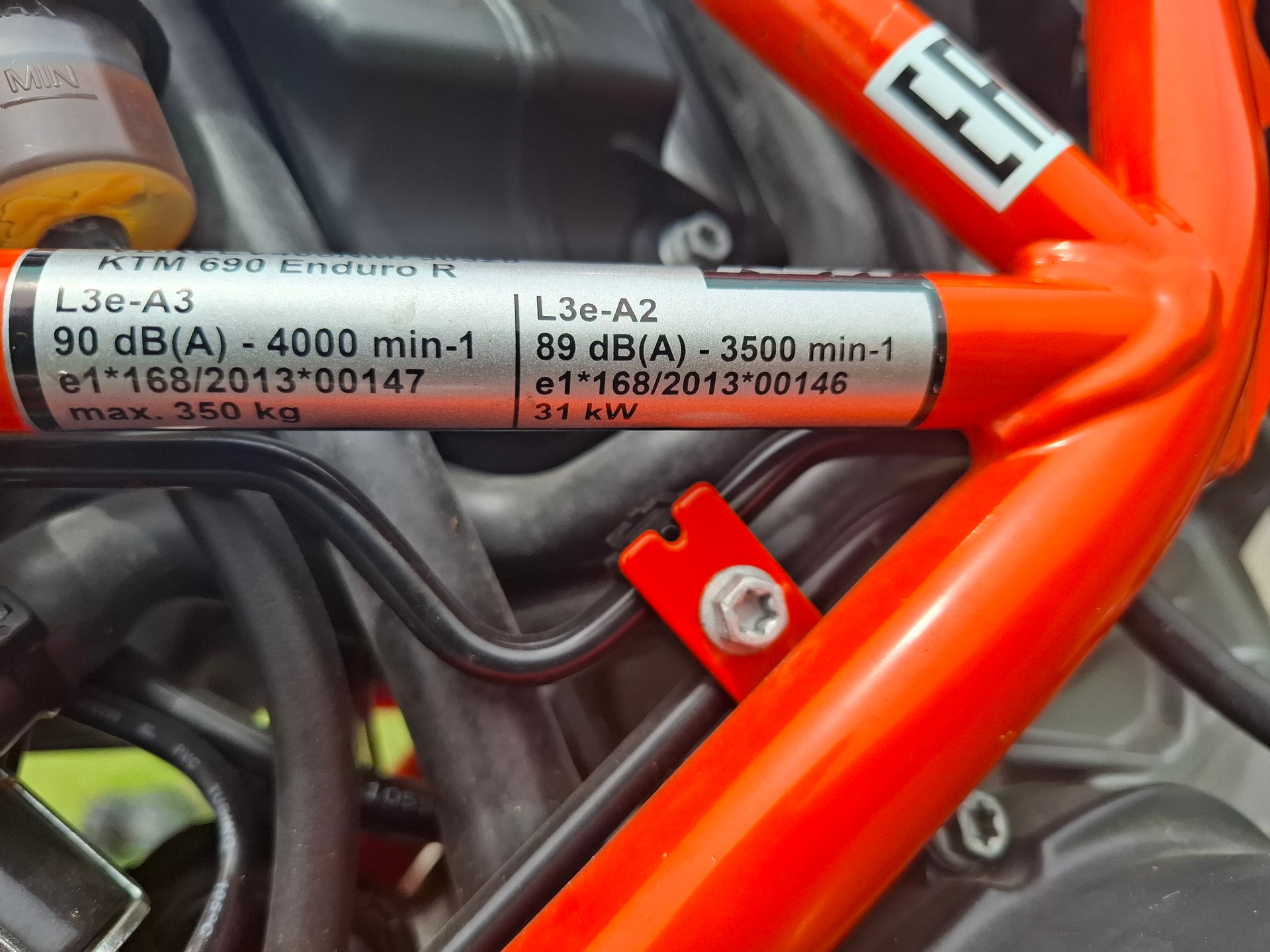 KTM 690 Enduro R (35kW)-image-4