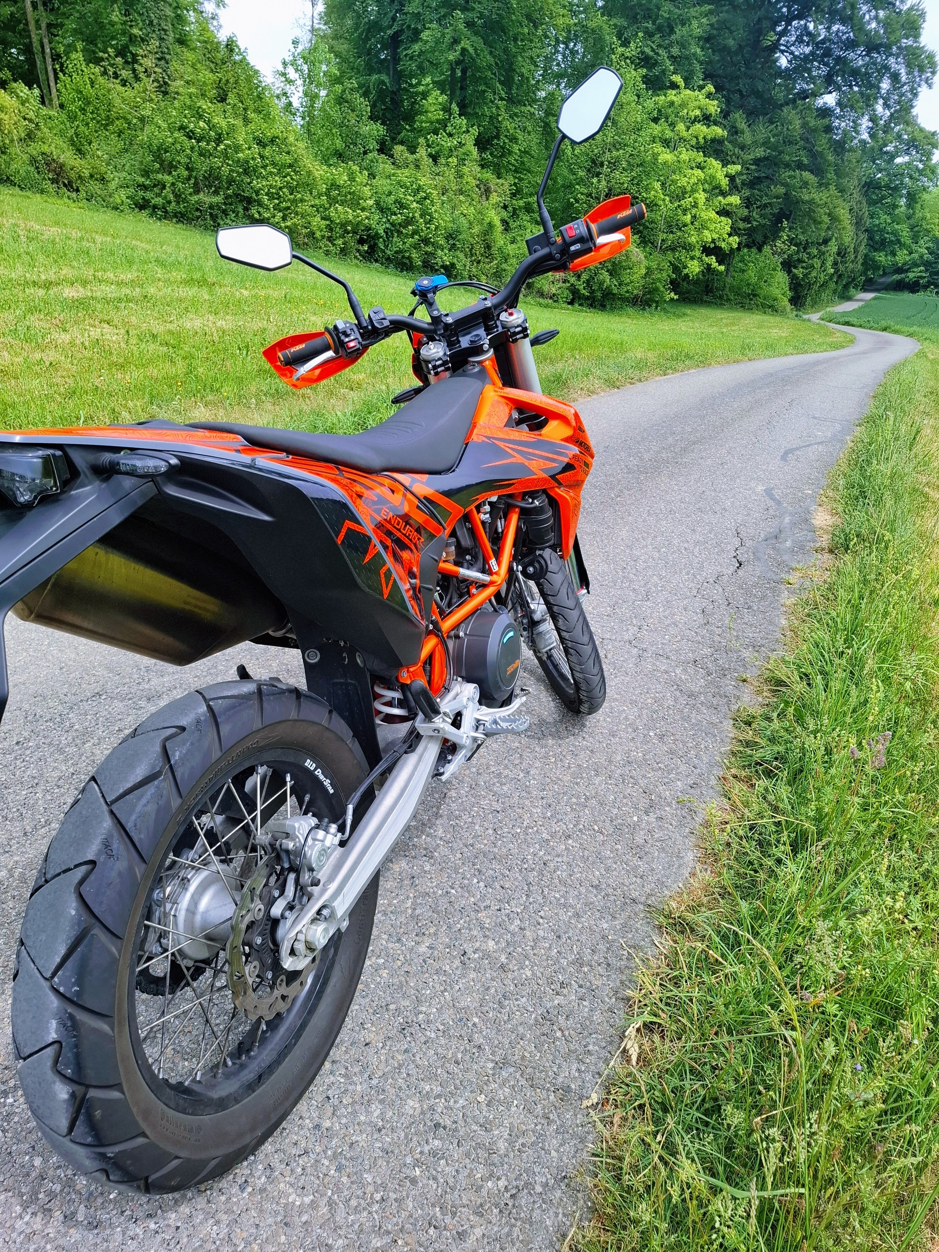 KTM 690 Enduro R (35kW)-image-2