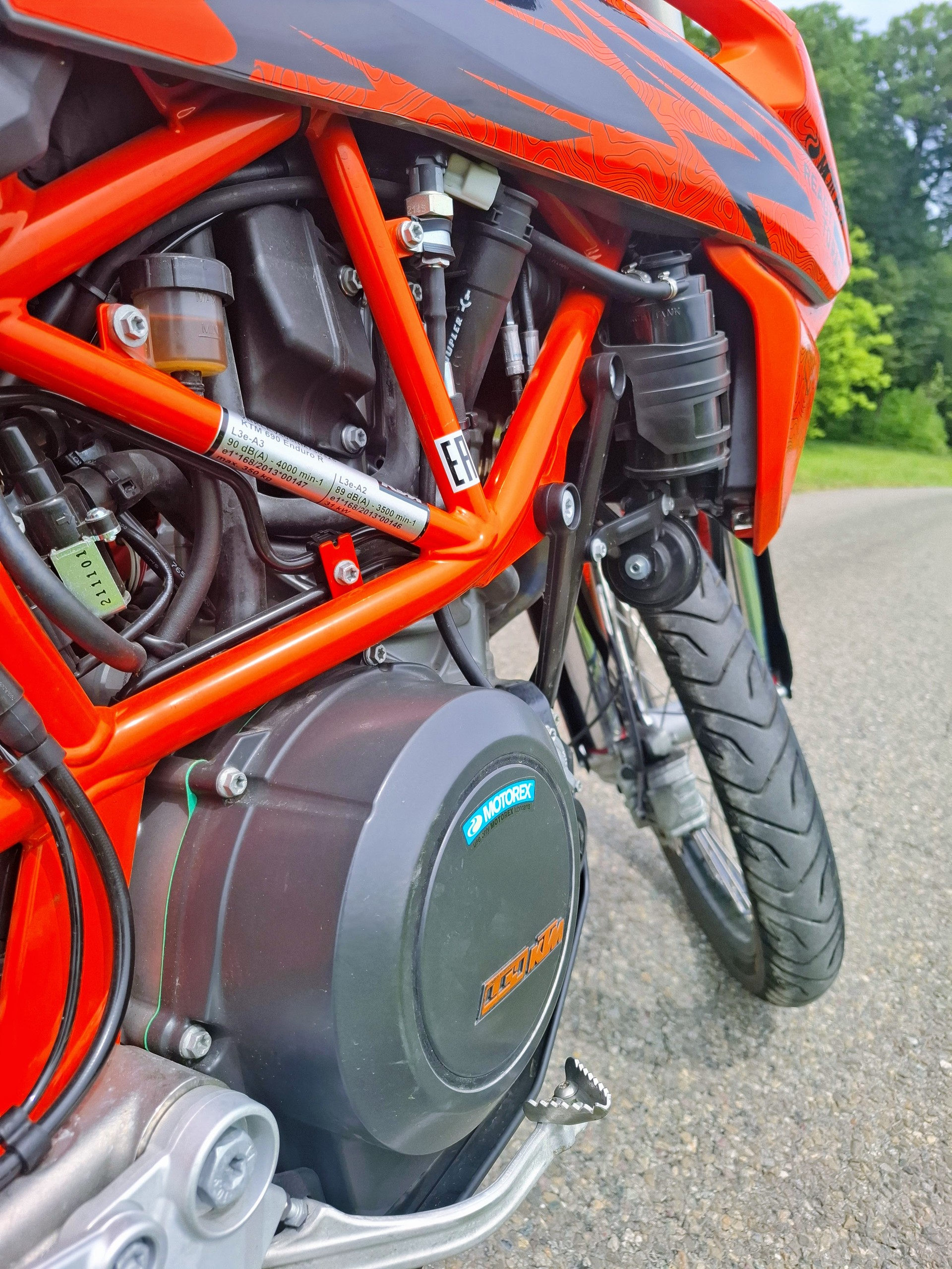 KTM 690 Enduro R (35kW)-image-3