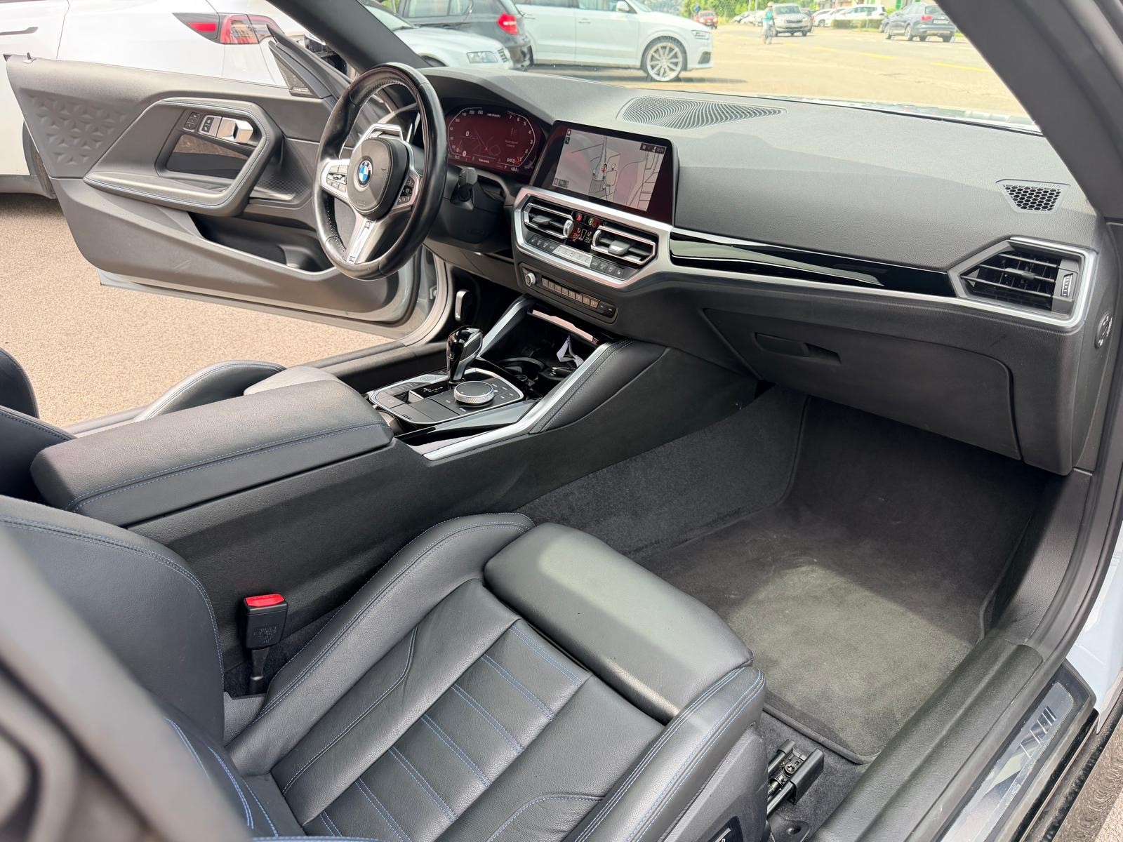 BMW M240i xDrive Steptronic-image-11