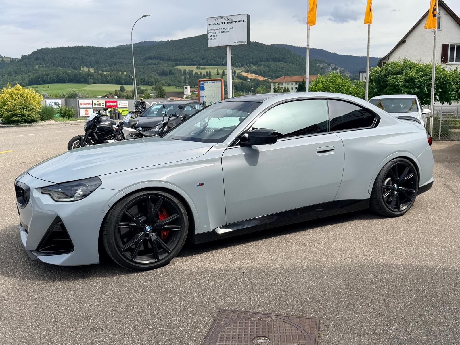 BMW M240i xDrive Steptronic-image-1