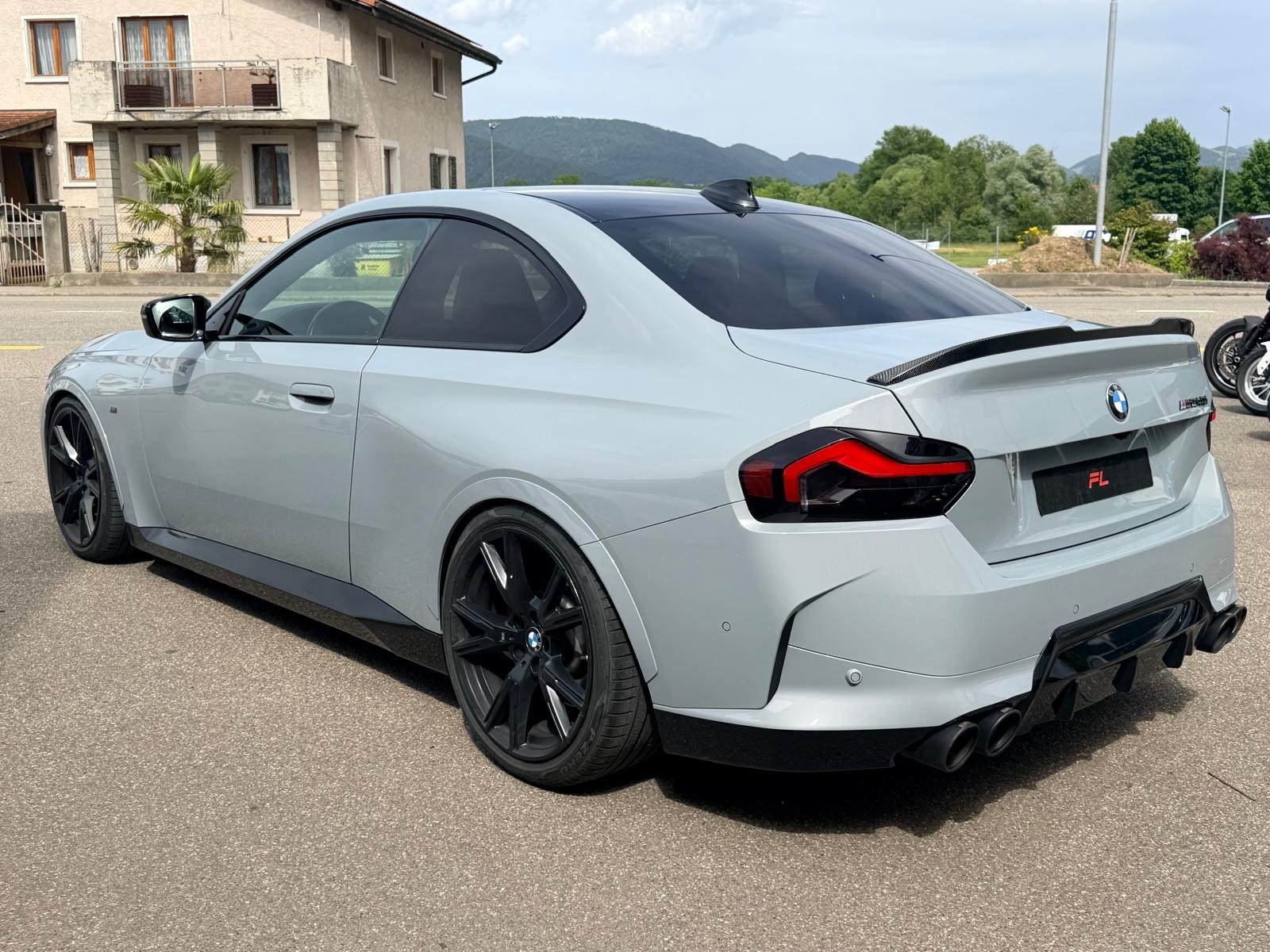 BMW M240i xDrive Steptronic-image-2