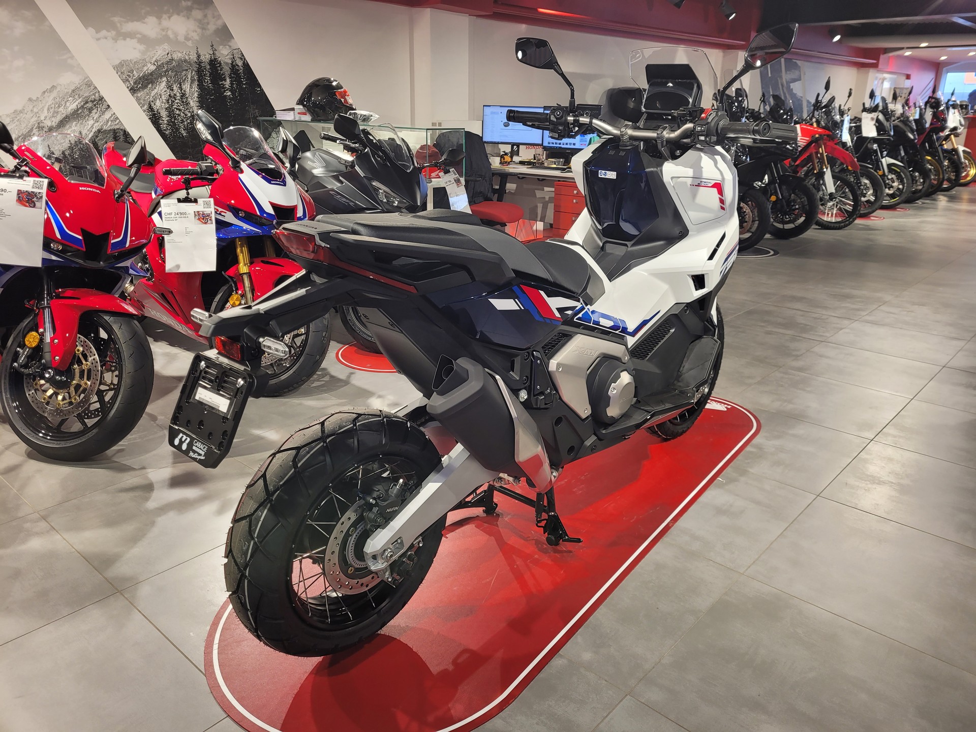 HONDA X-ADV 750-image-2
