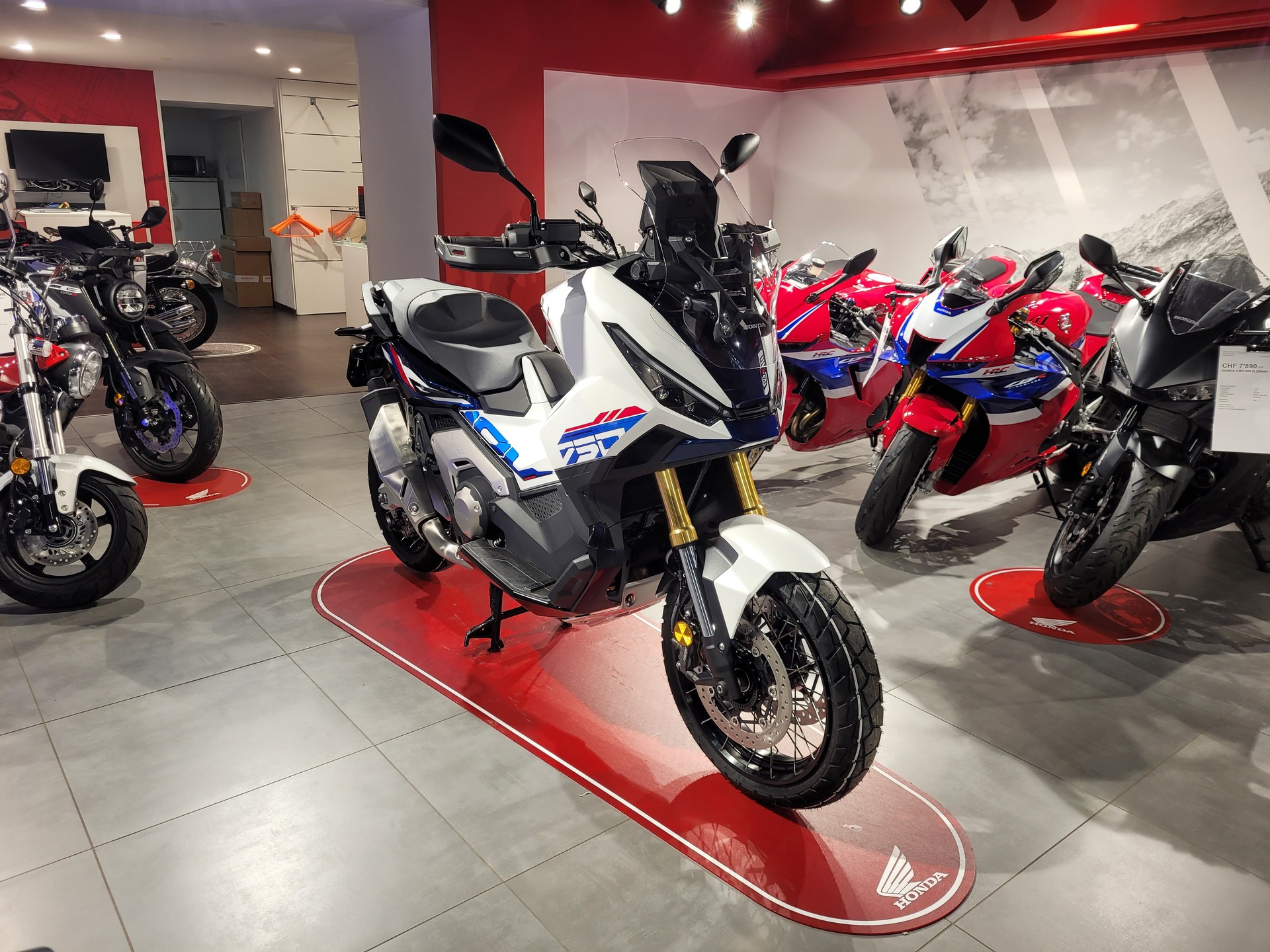 HONDA X-ADV 750-image-0