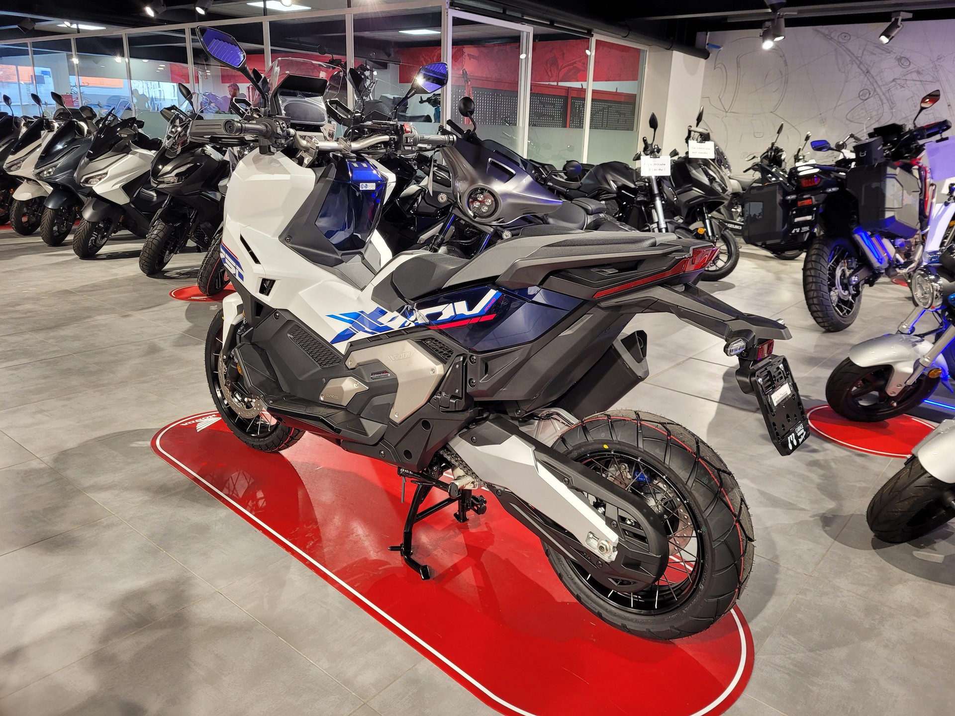HONDA X-ADV 750-image-3