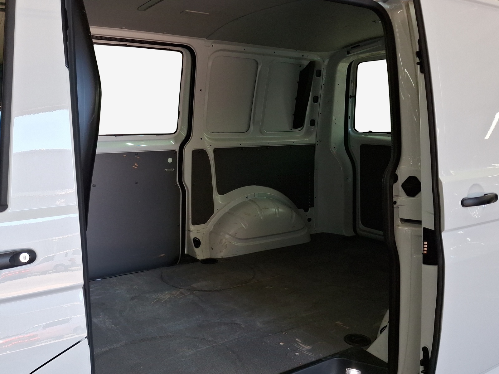 VW T6.1 2.0 TDI-image-11