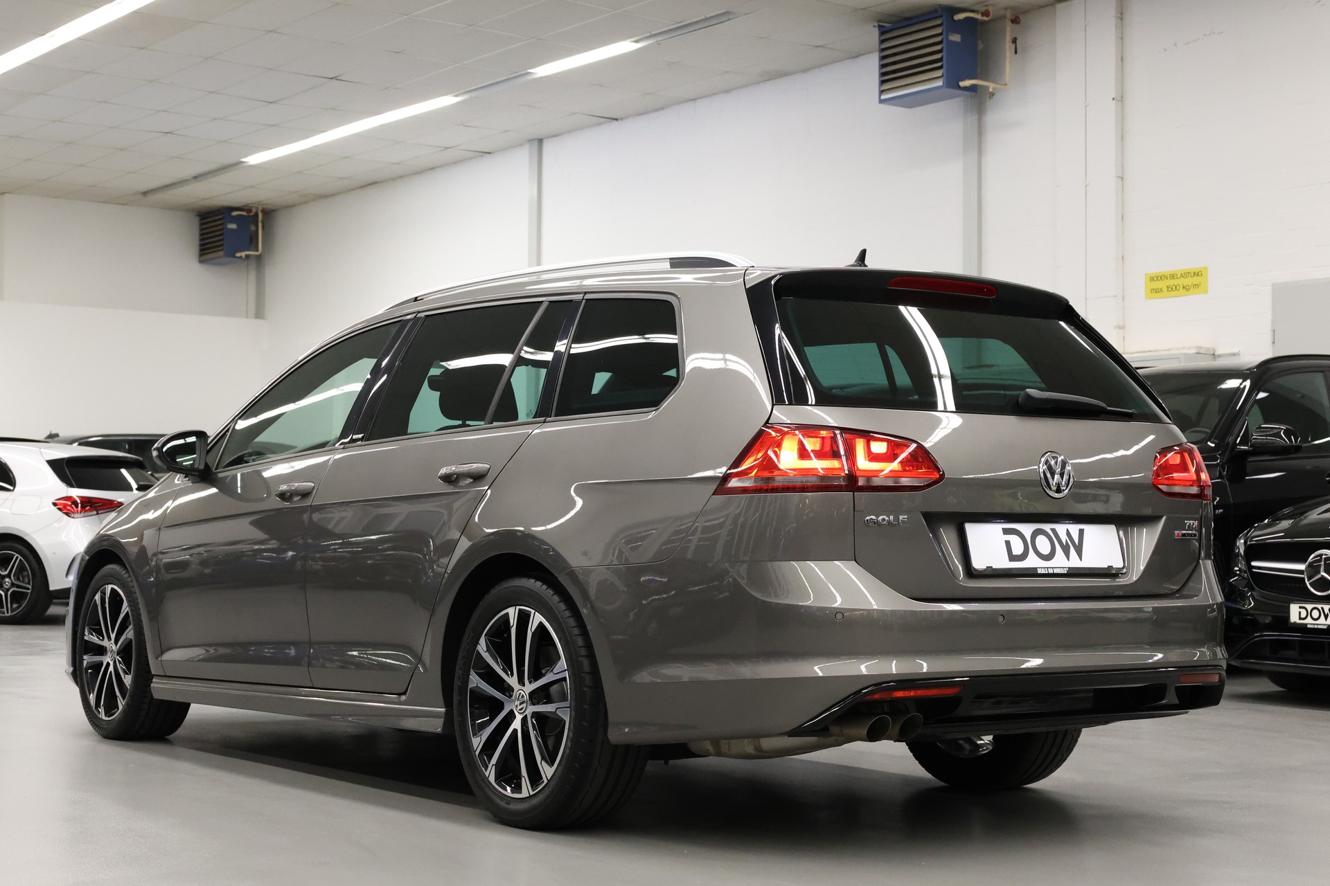 VW Golf VII Variant 1.6 TDI R-Line Allstar Comfortline 4m-image-4