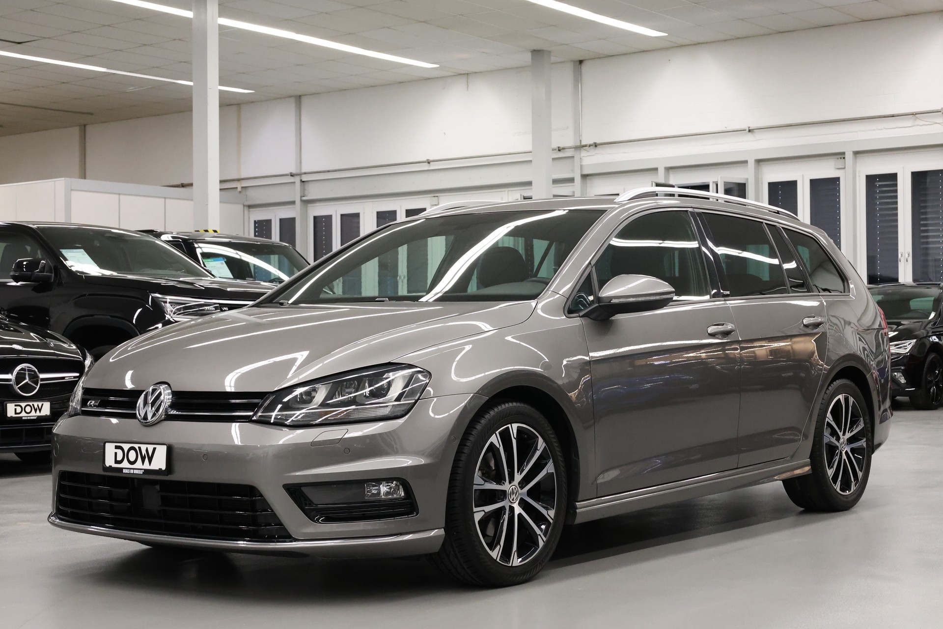 VW Golf VII Variant 1.6 TDI R-Line Allstar Comfortline 4m-showroom-element-1