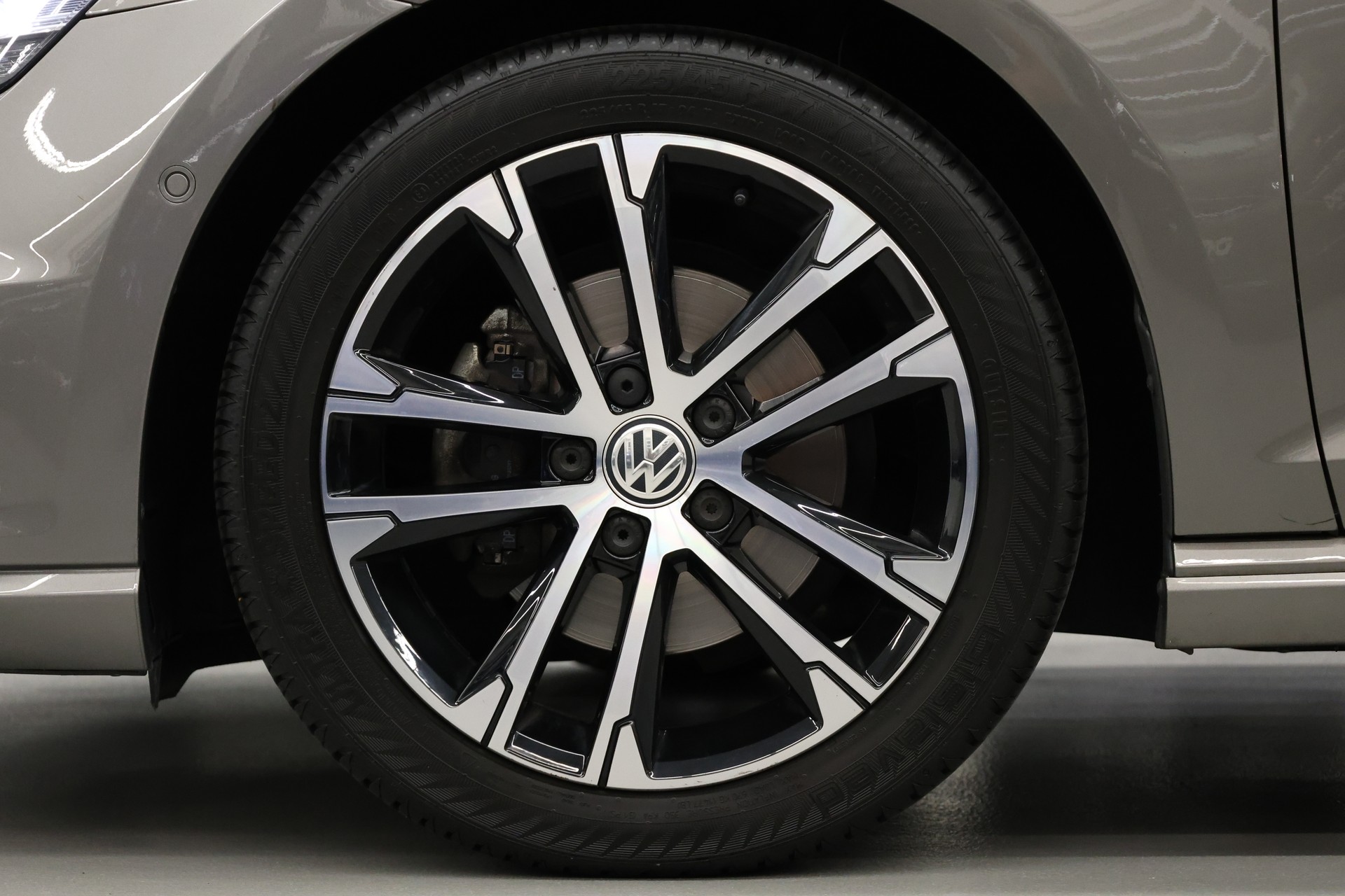 VW Golf VII Variant 1.6 TDI R-Line Allstar Comfortline 4m-image-8