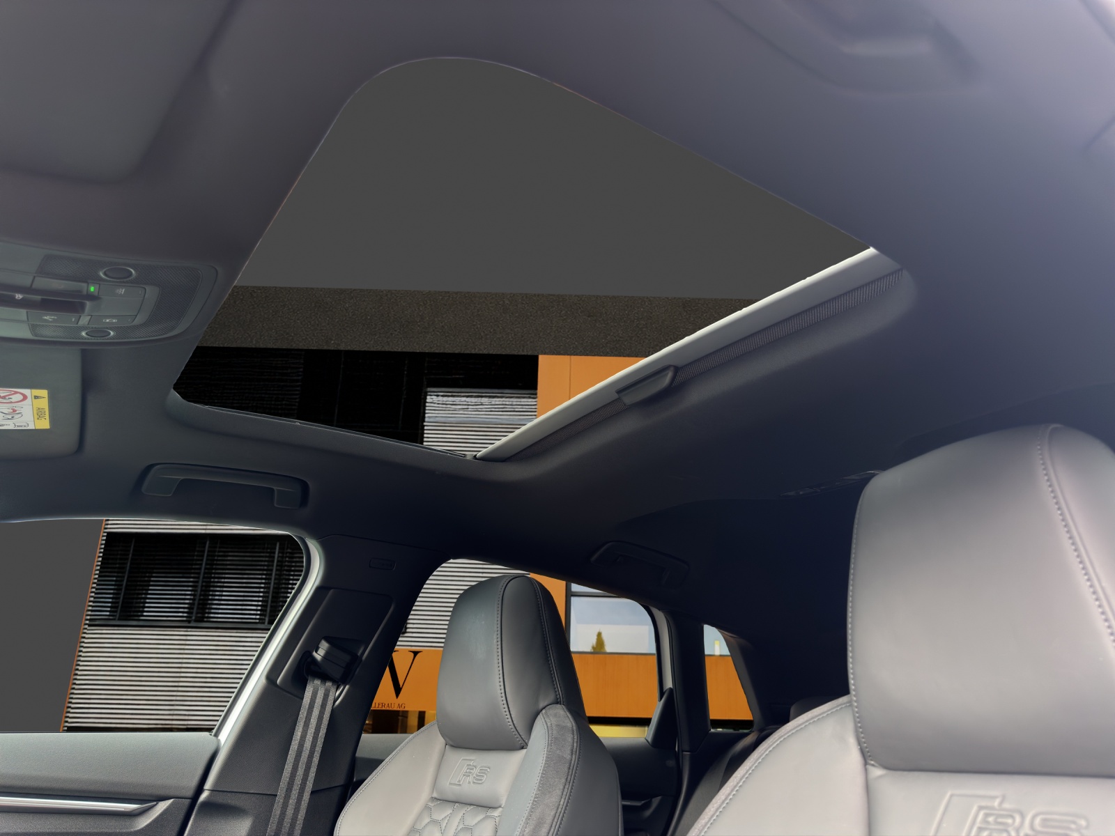 AUDI RS3 Sportback 2.5 TFSI Quattro S-Tronic / CH-Fahrzeug mit Gratis Service-image-12