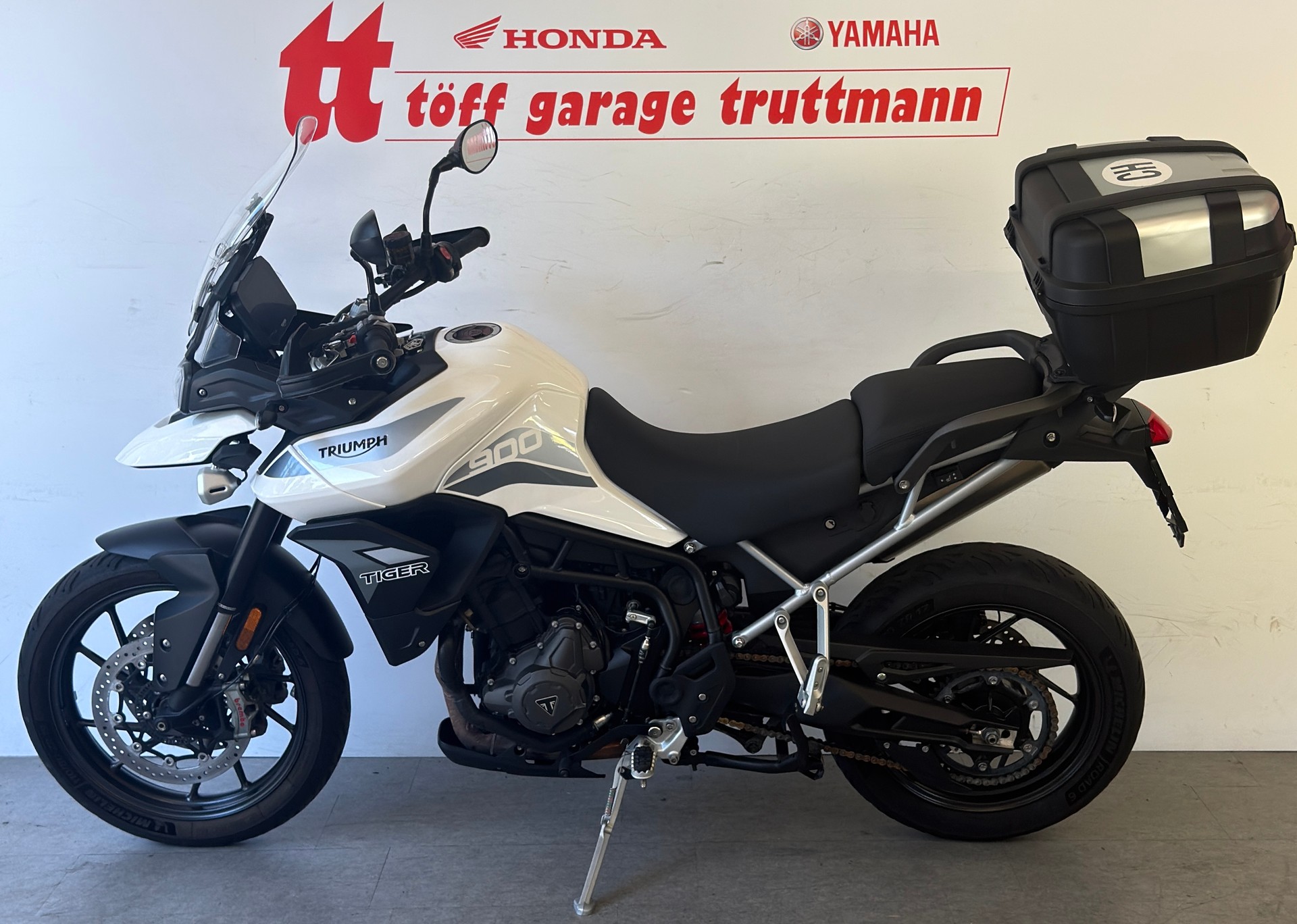 TRIUMPH Tiger 900 GT Pro-showroom-element-1