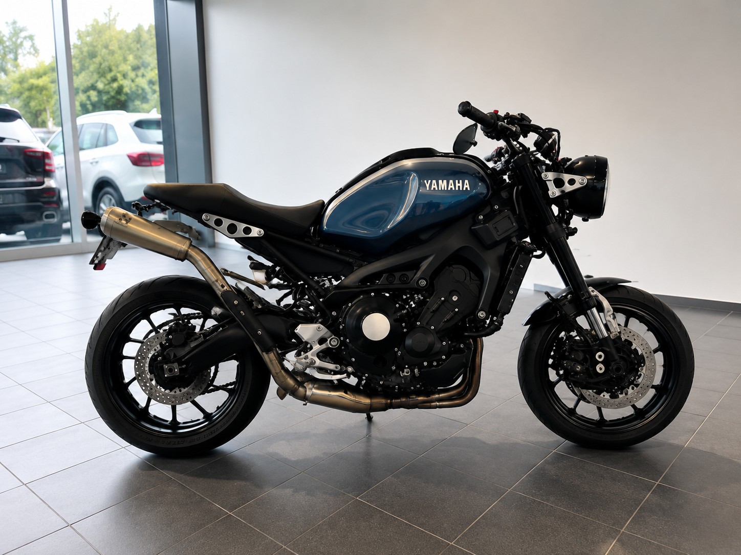 YAMAHA XSR 900-image-2