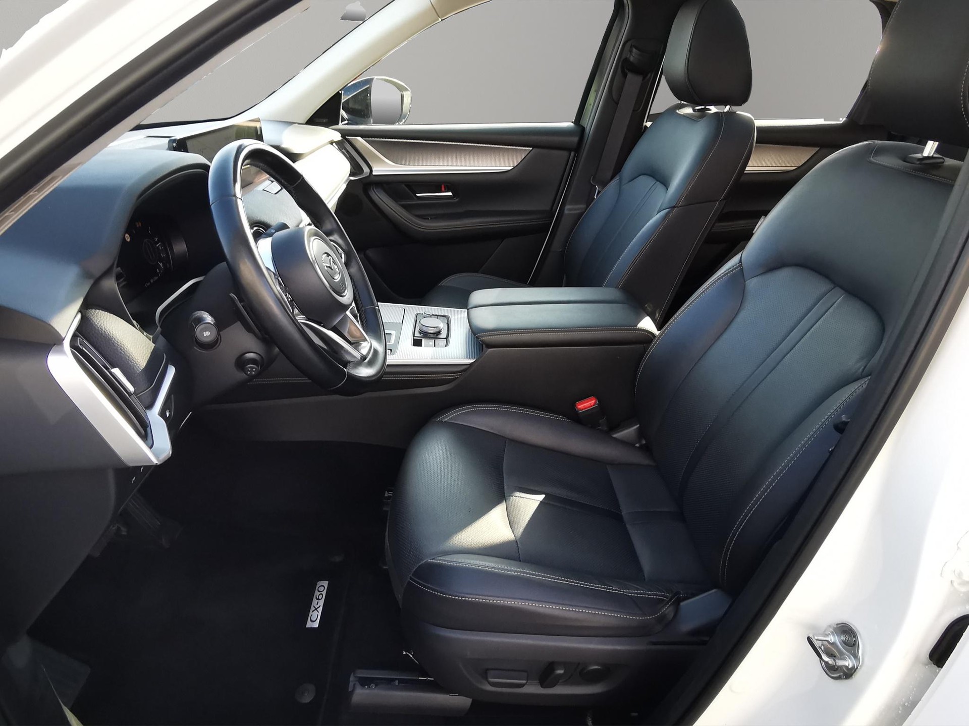 MAZDA CX-60 2.5 PHEV Homura-showroom-element-1