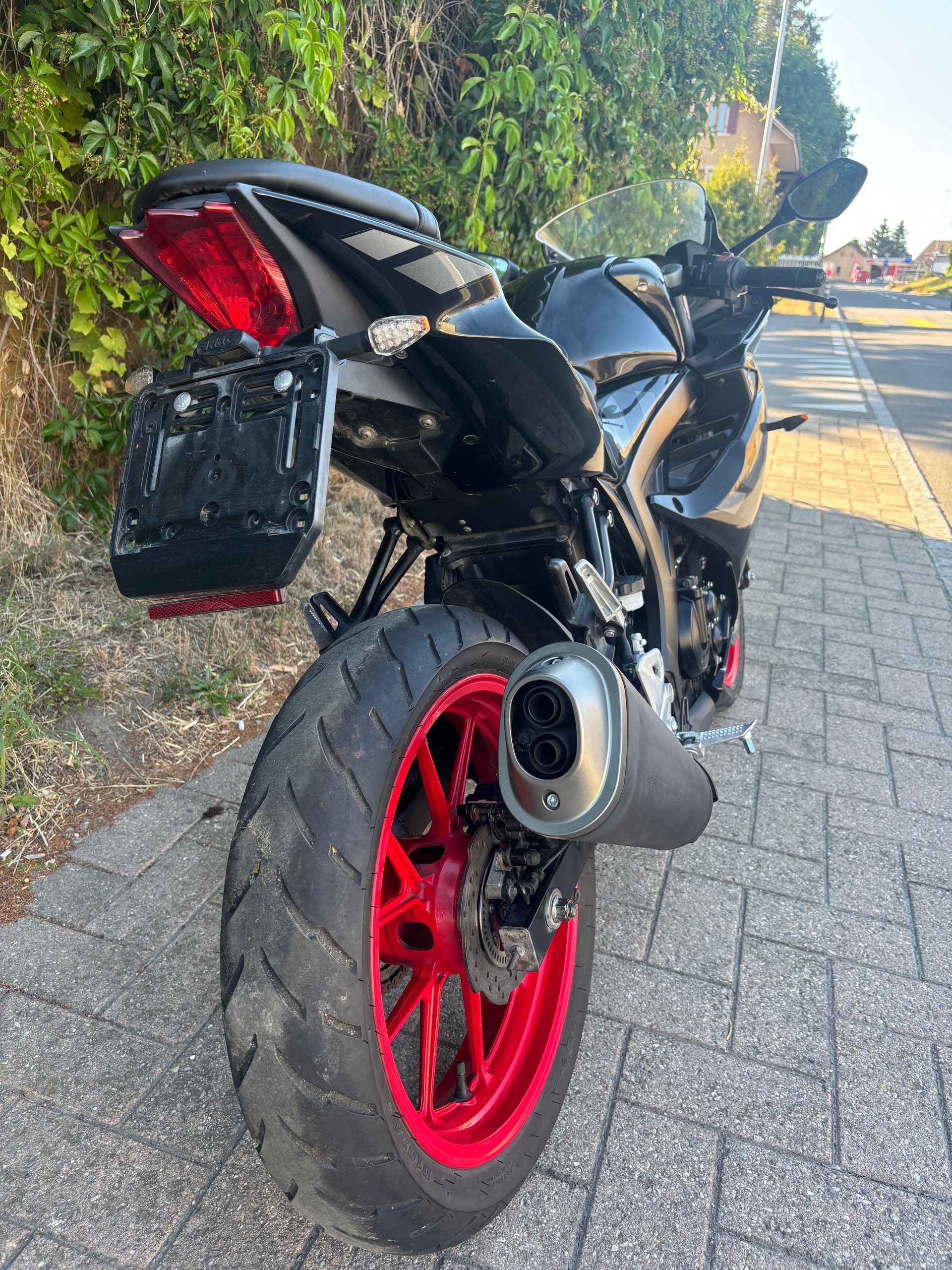 SUZUKI GSX-R 125-image-8