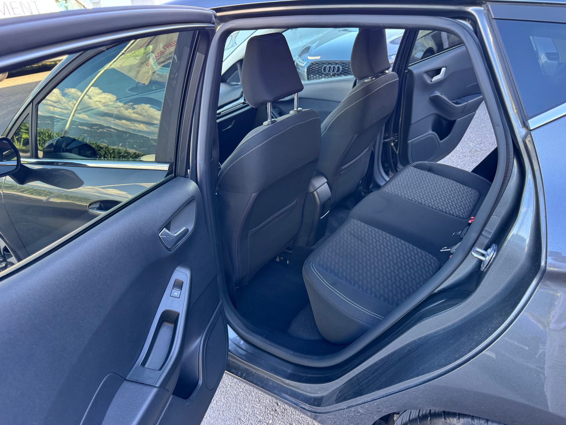 FORD Fiesta 1.0 SCTi MHEV Titanium Automat-image-11