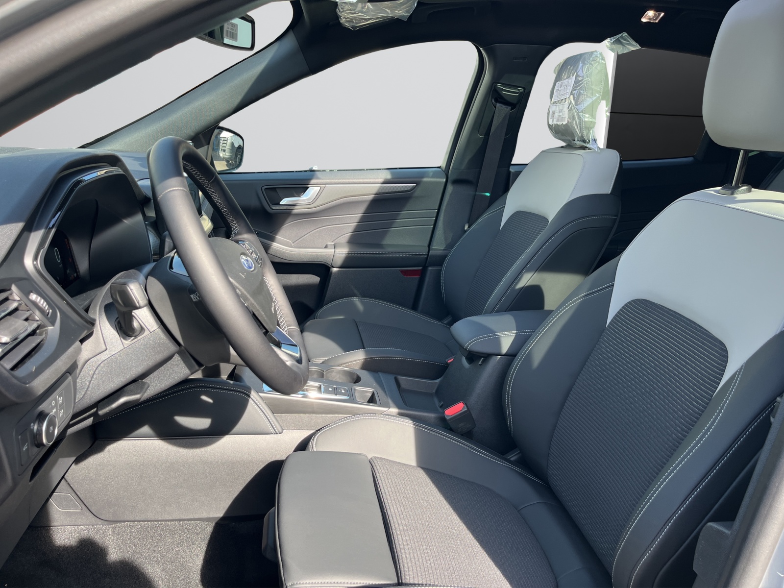 FORD Kuga 2.5 FHEV Sound Edition 4WD-image-8