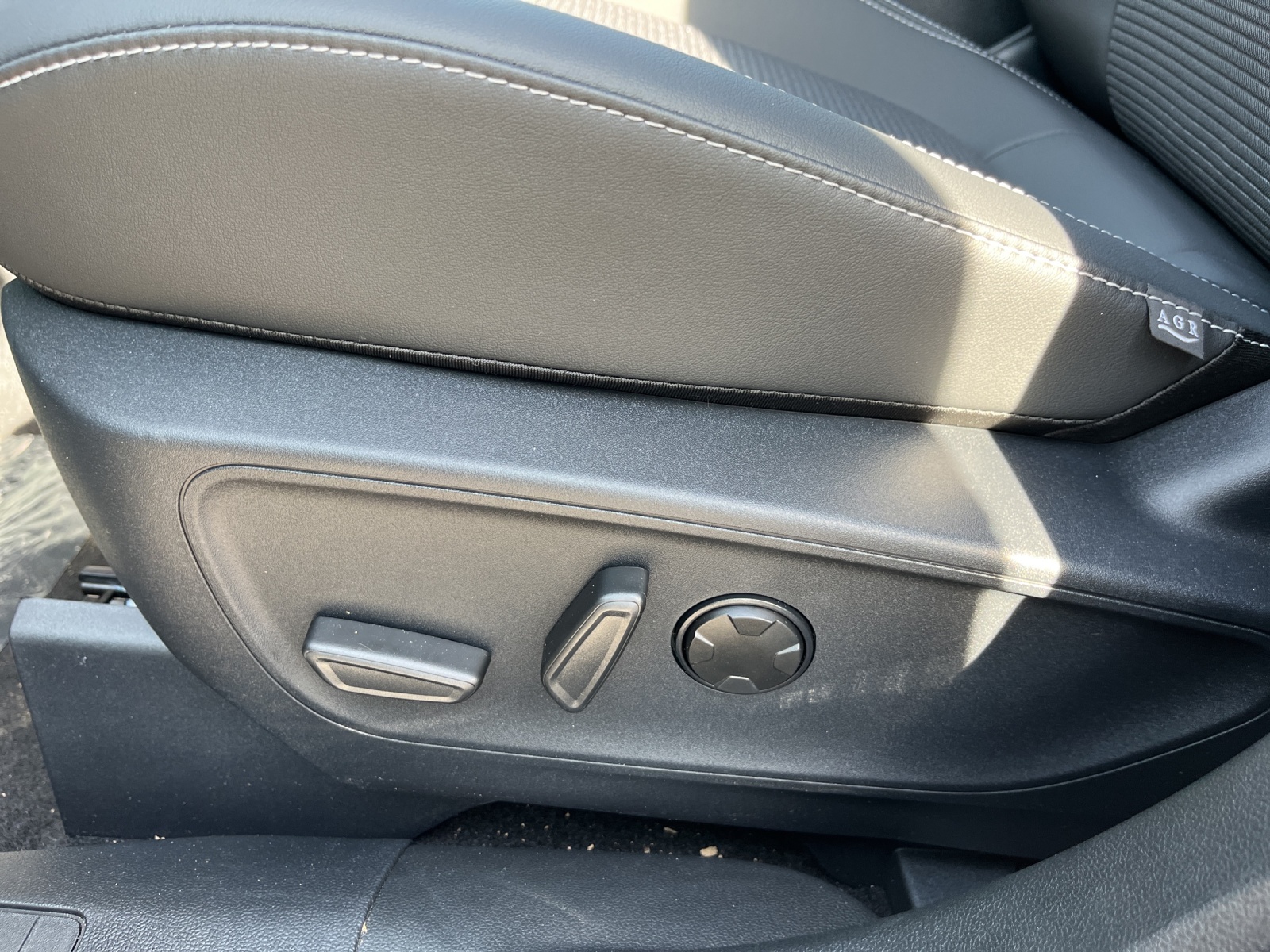 FORD Kuga 2.5 FHEV Sound Edition 4WD-image-16