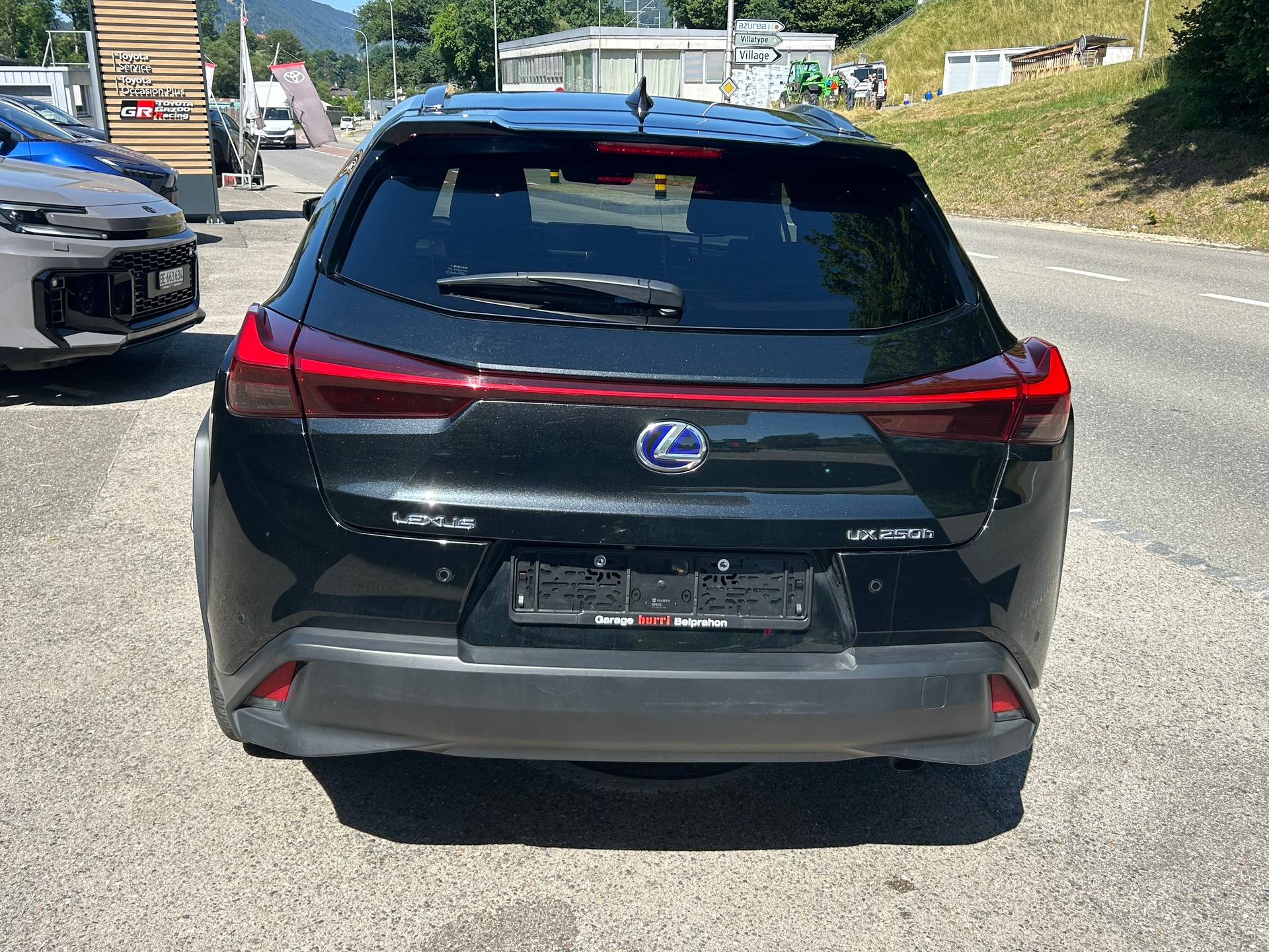 LEXUS UX 250h Excellence AWD Automatic-image-5
