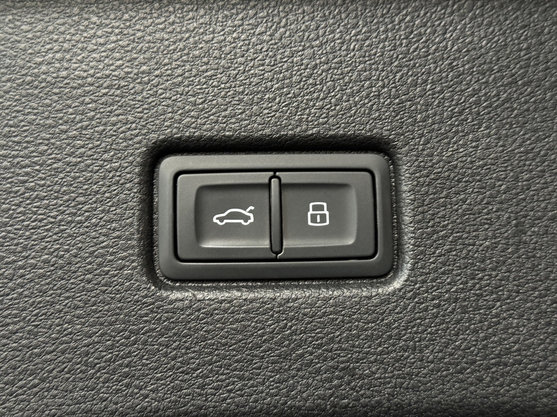 AUDI Q5 Sportback 40 TDI Quattro advanced S-tronic "AHK-Pano-Leder-Matrix-360°Kamera"-image-24