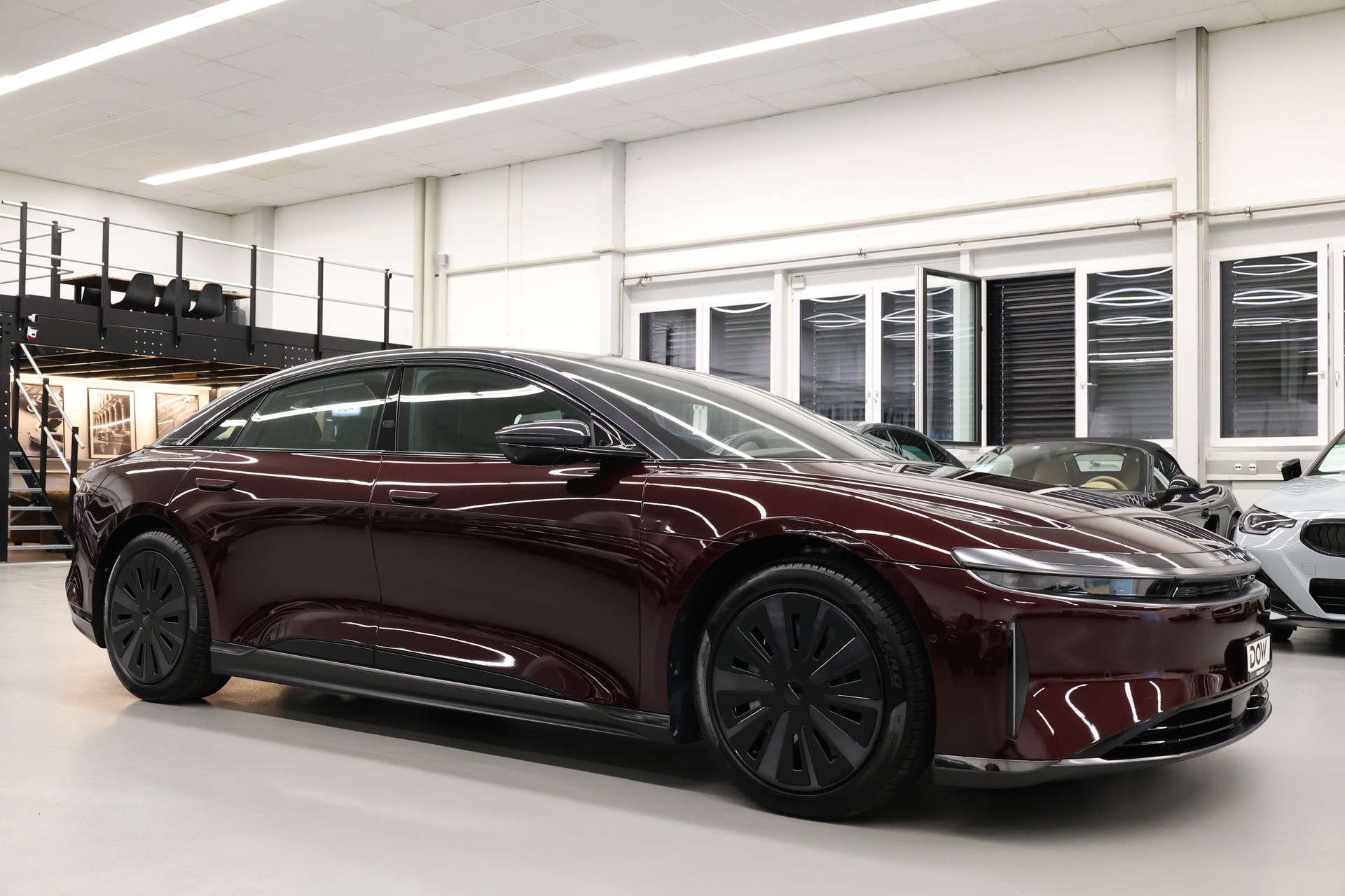 LUCID Air Grand Touring-showroom-element-1
