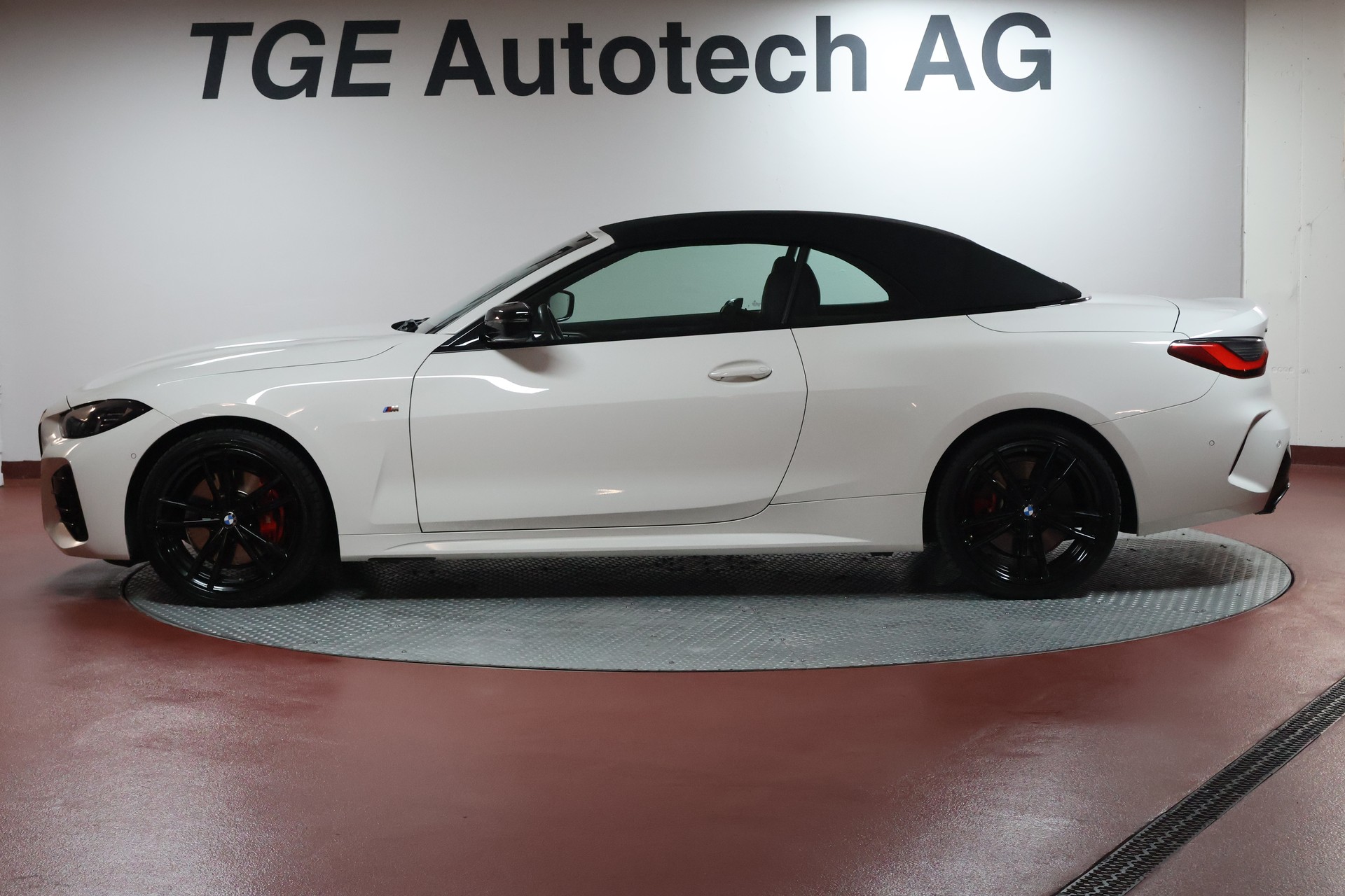 BMW M440i xDrive 48V Cabriolet Steptronic-showroom-element-3