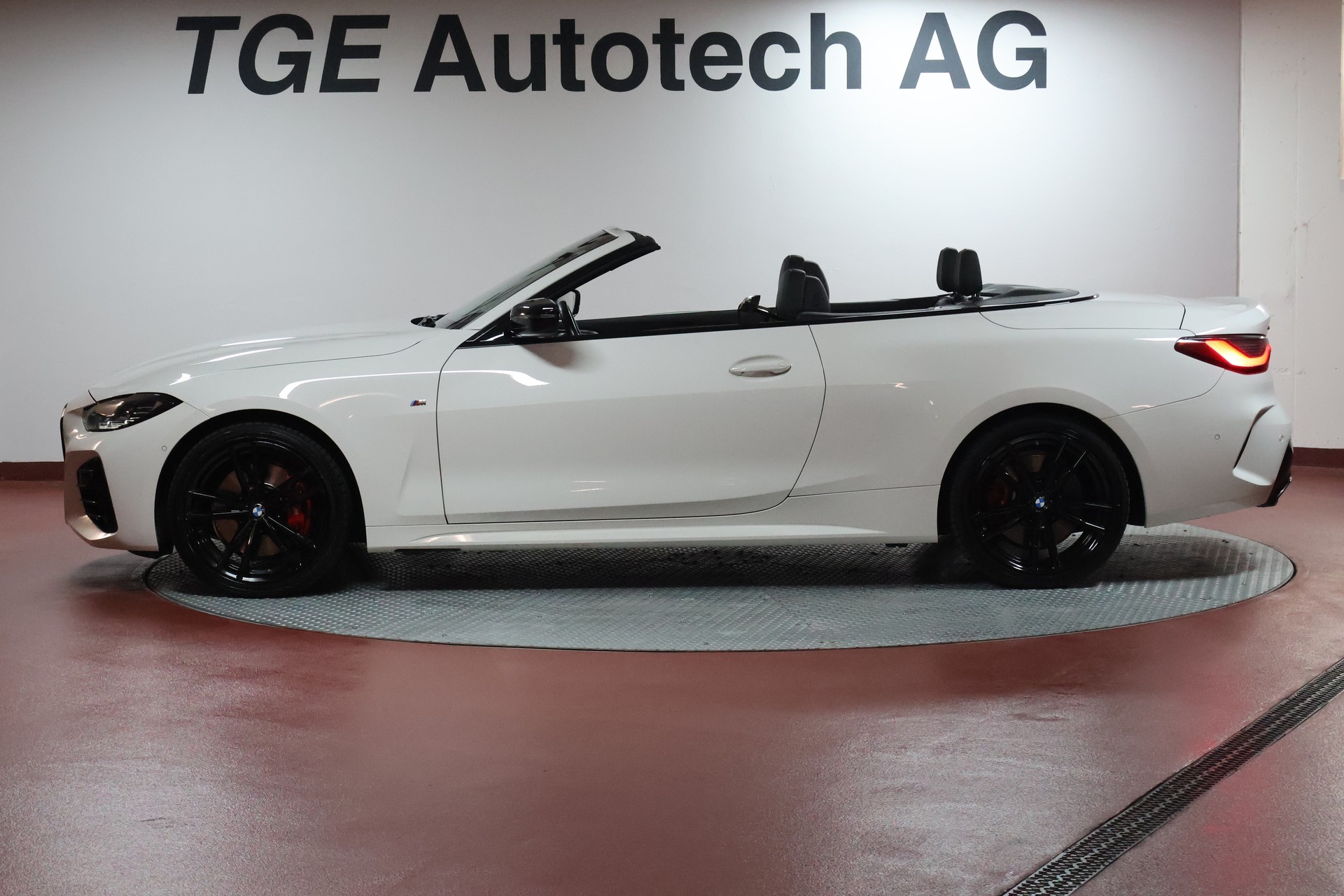 BMW M440i xDrive 48V Cabriolet Steptronic-showroom-element-2