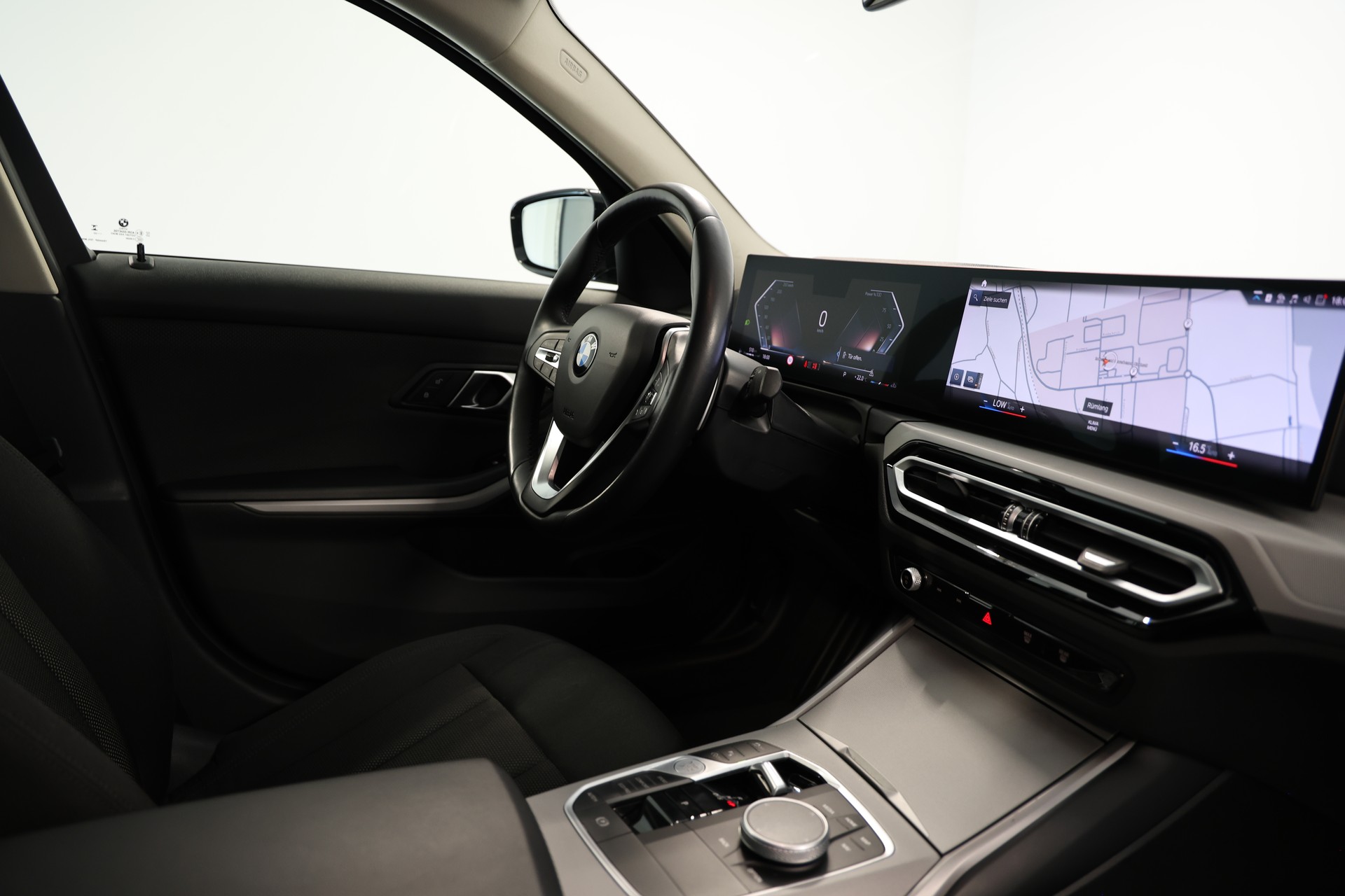 BMW 320i xDrive Steptronic-image-12