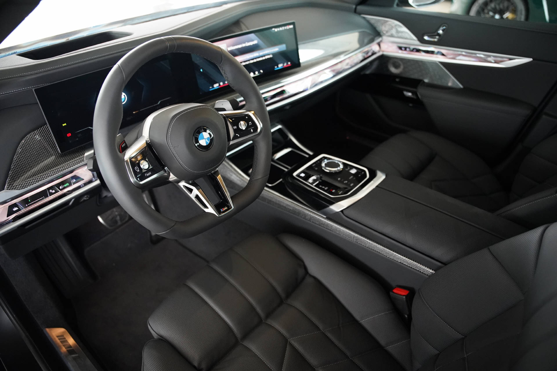 BMW 740d xDrive 48V M Sport Pro Steptronic-image-6