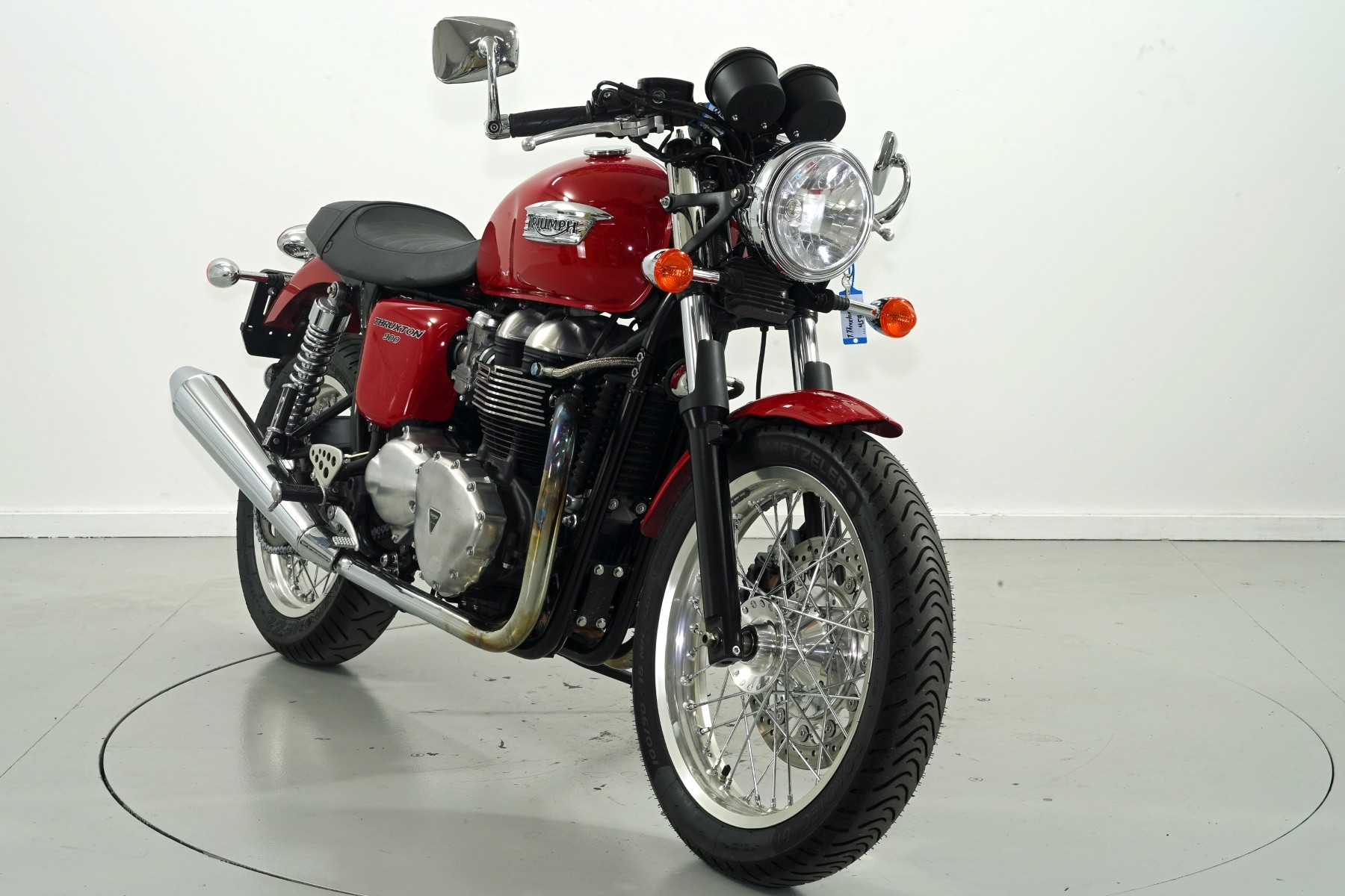 TRIUMPH Thruxton 900-image-1