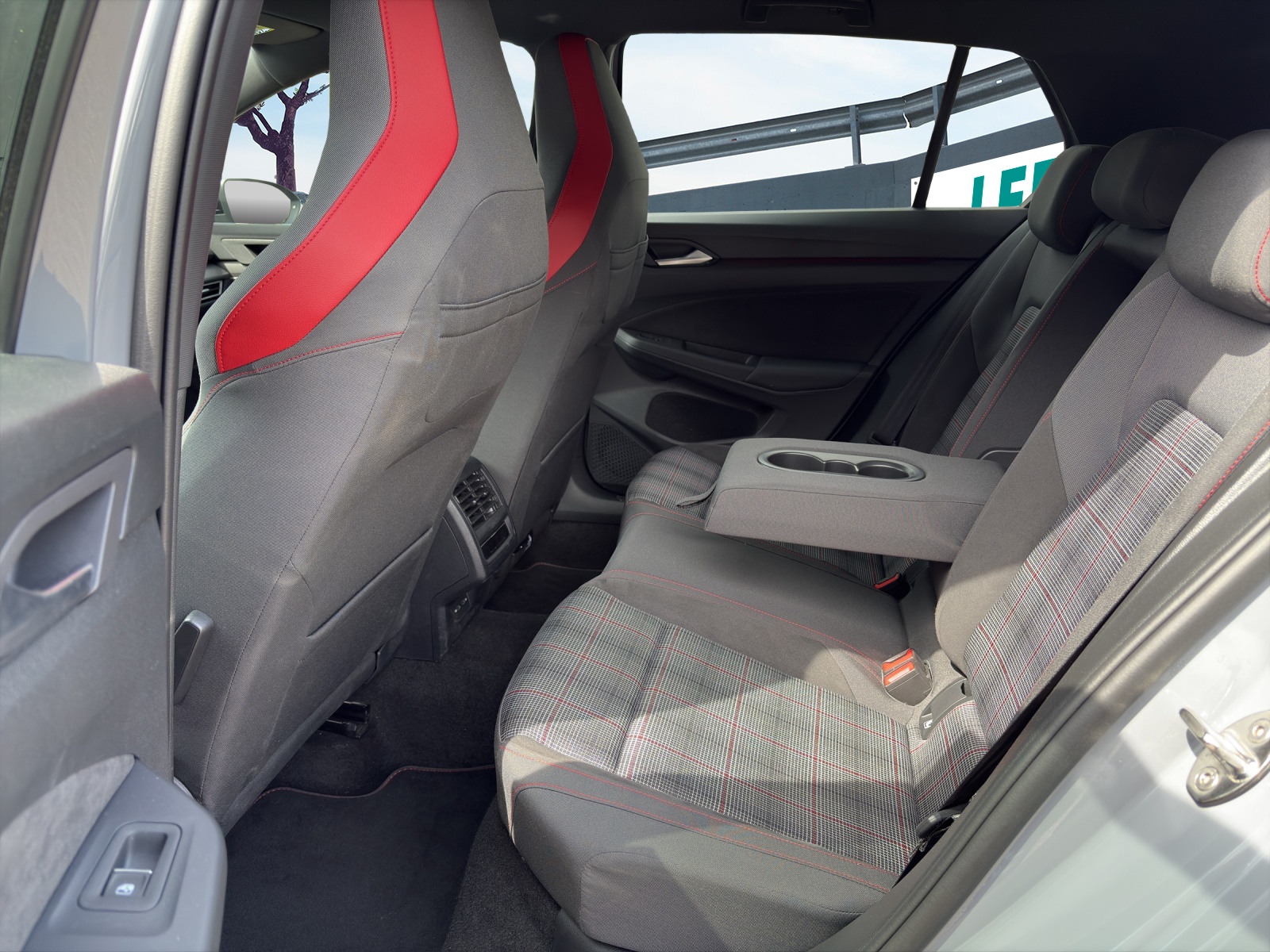 VW Golf 2.0 TSI GTI DSG-image-7
