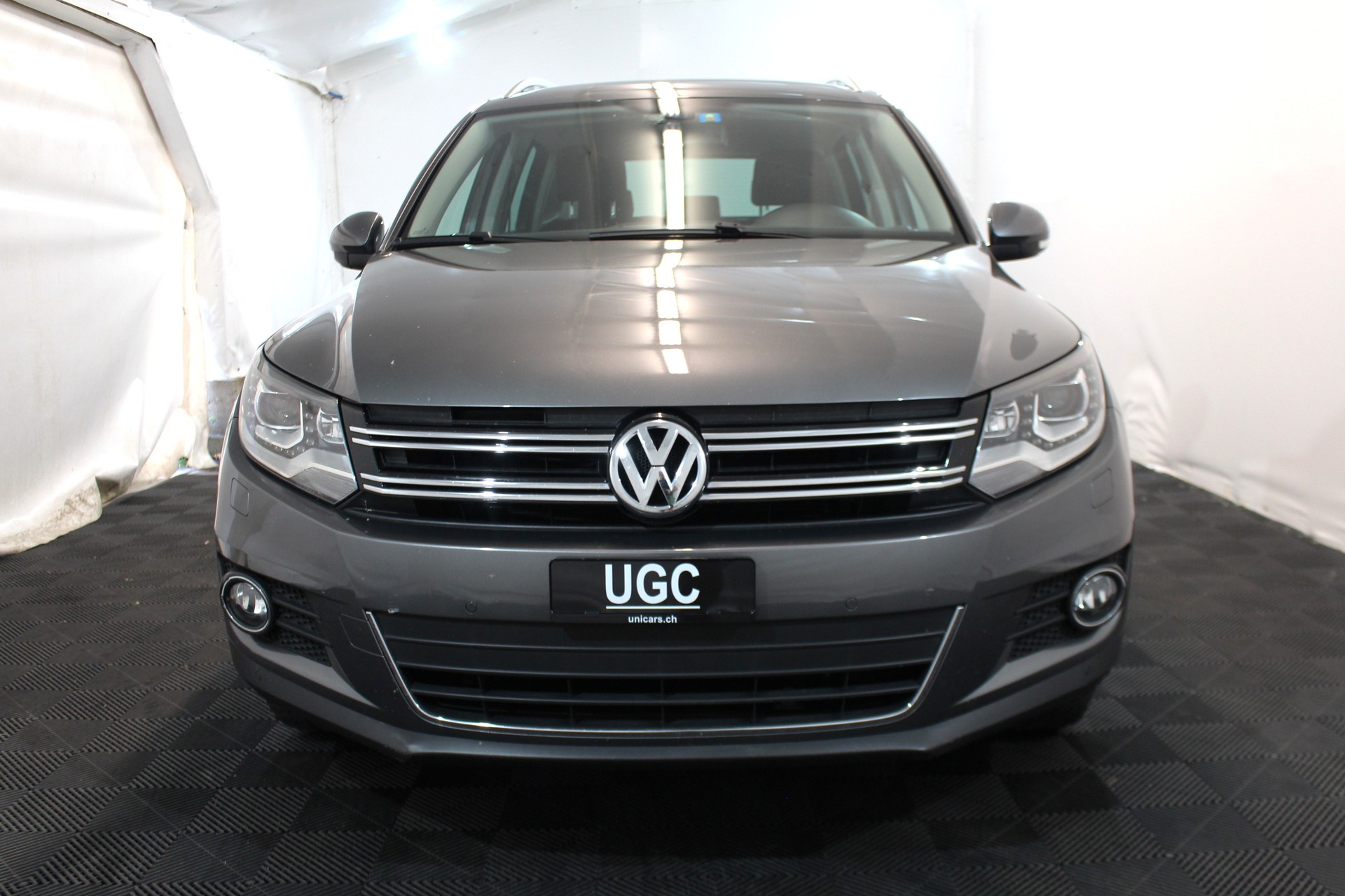 VW Tiguan 2.0 TDI BMT Start-showroom-element-1