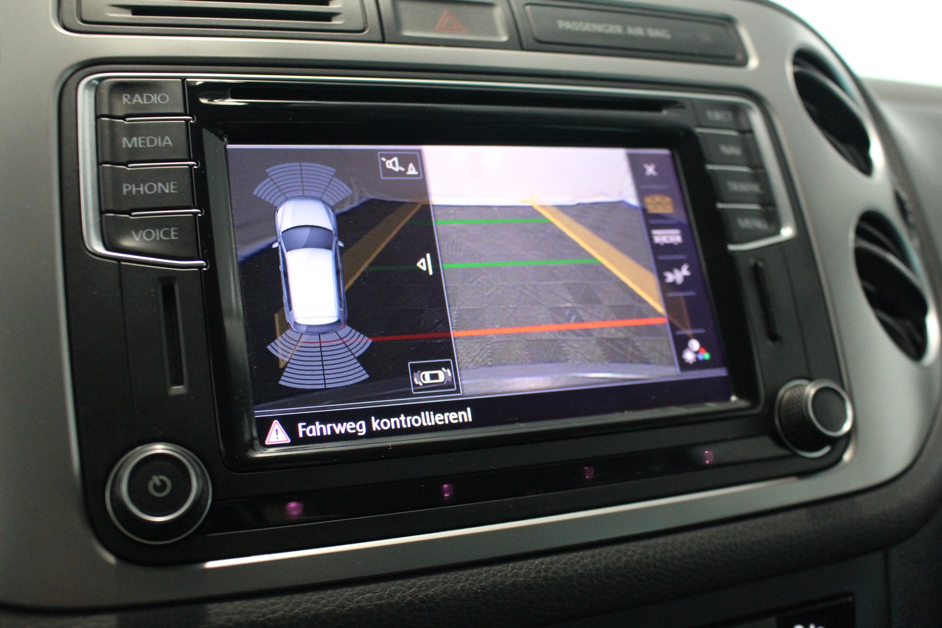 VW Tiguan 2.0 TDI BMT Start-image-18