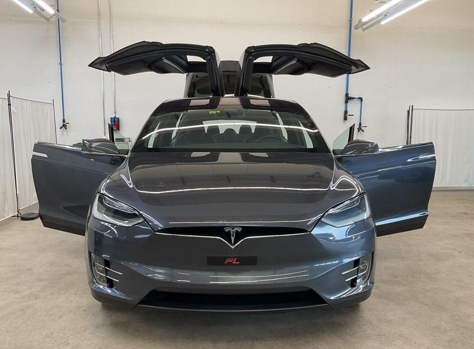 TESLA Model X 75 D-image-5