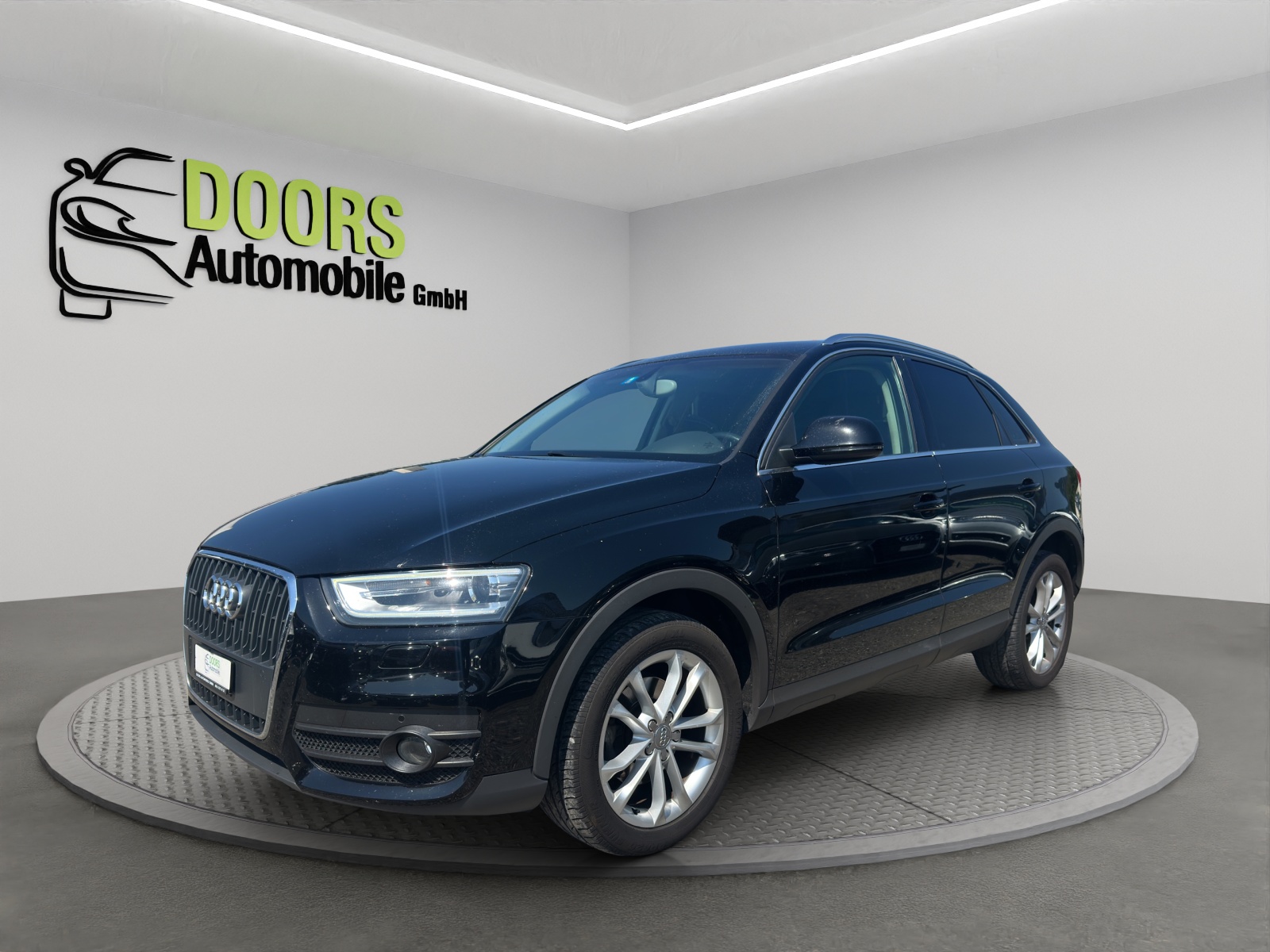 AUDI Q3 2.0 TDI quattro S-tronic-showroom-element-2