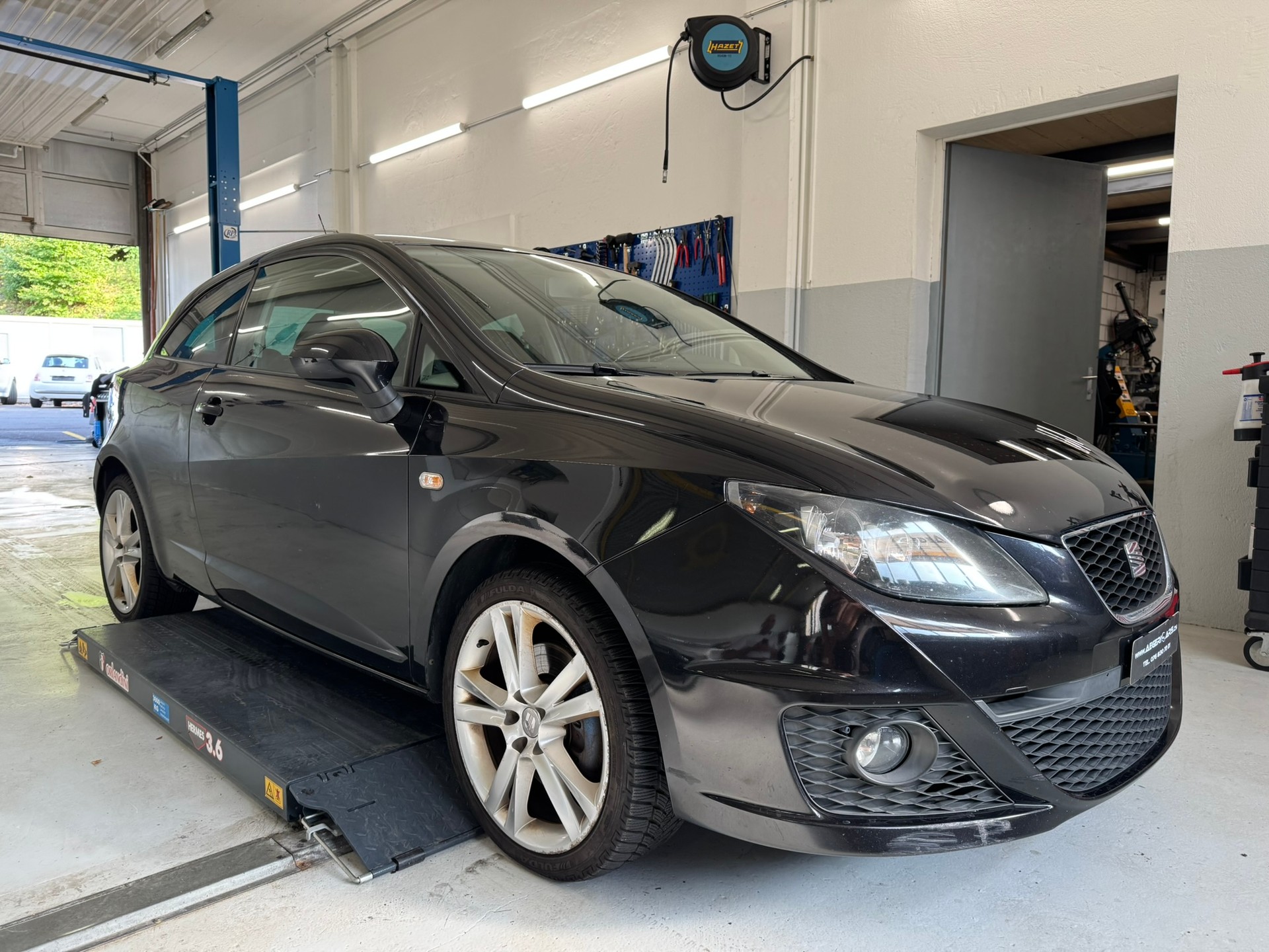 SEAT Ibiza SC 2.0 TDI FR-showroom-element-2