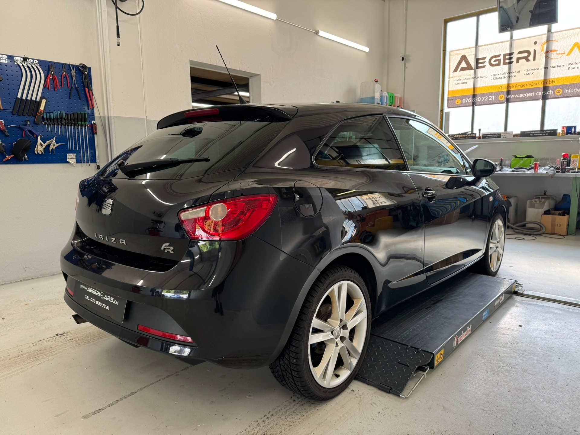 SEAT Ibiza SC 2.0 TDI FR-showroom-element-3
