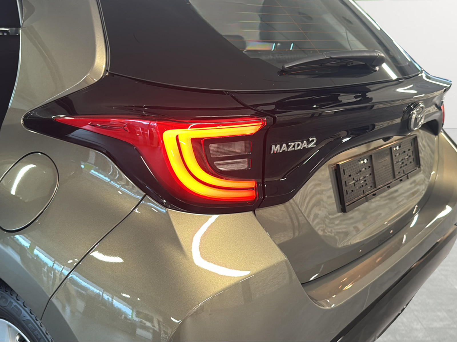MAZDA 2 Hybrid Agile-image-11