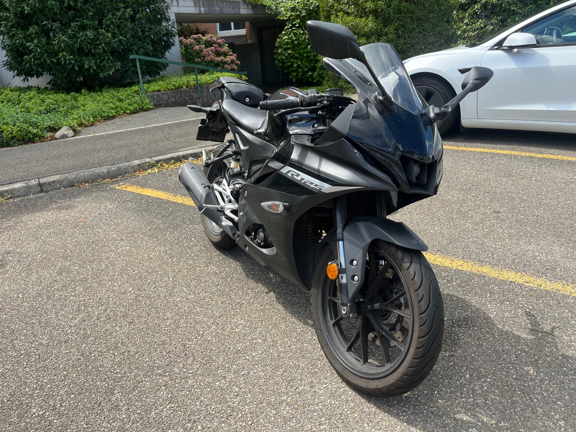 YAMAHA YZF-R 125 ABS-image-0