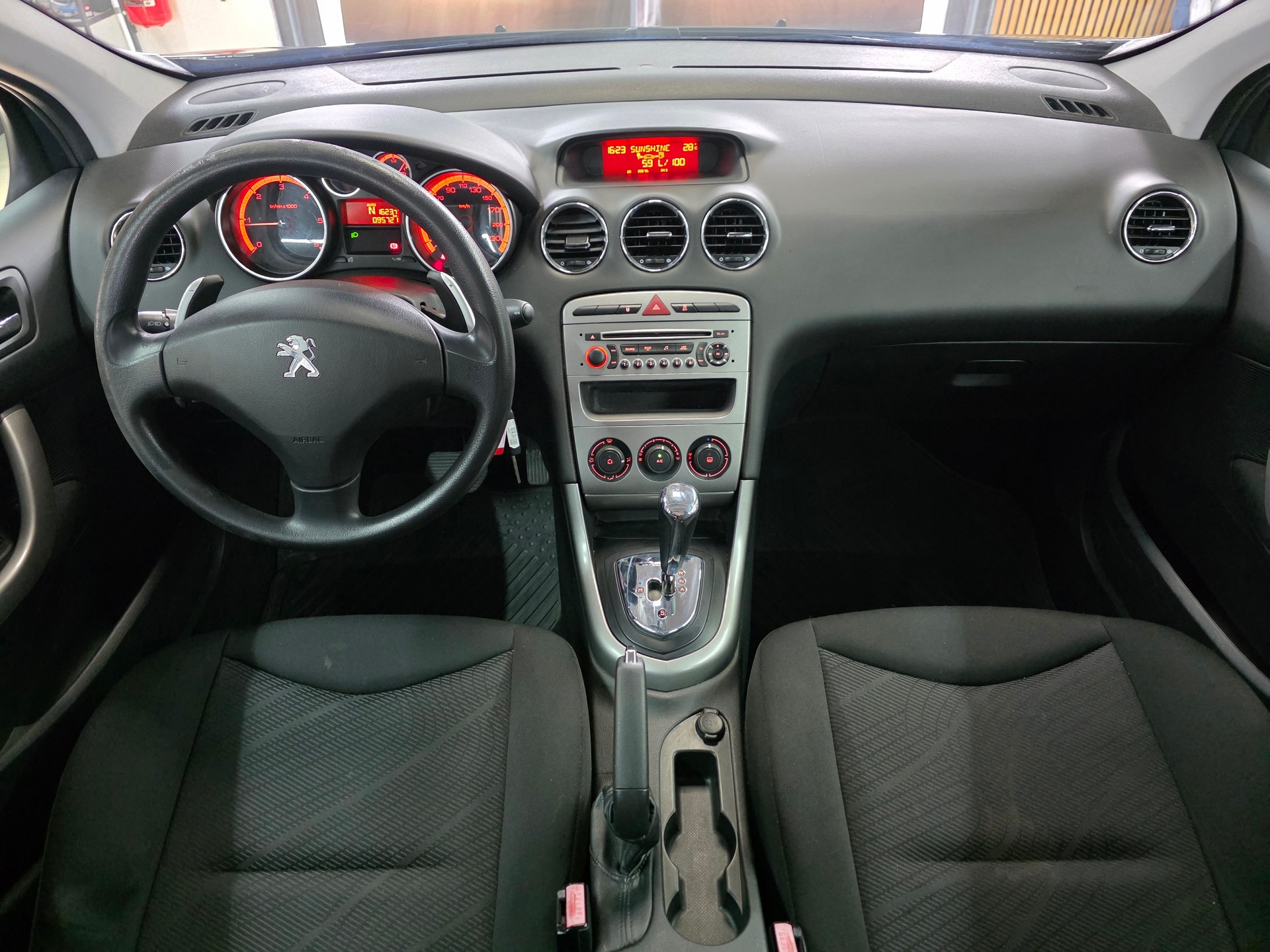 PEUGEOT 308 SW 1.6 HDI Access EGS6-image-11
