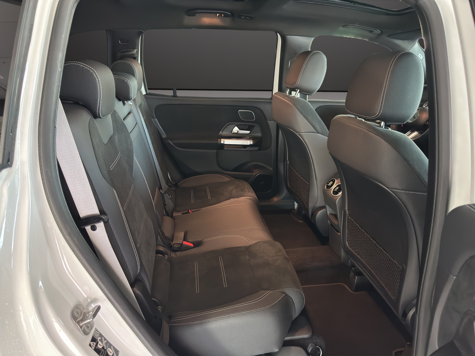 MERCEDES-BENZ GLB 220 4Matic 8G-Tronic-image-11