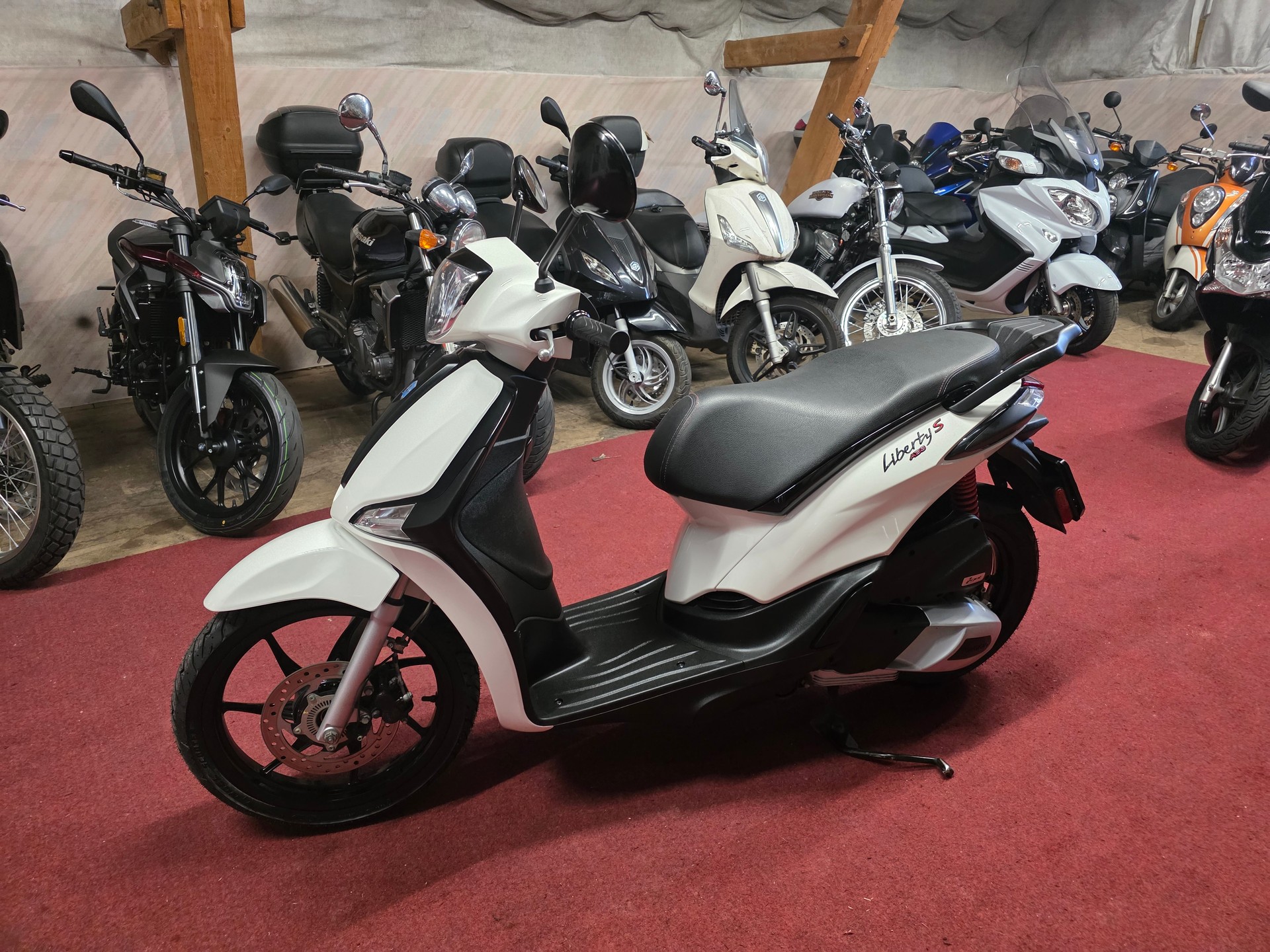 PIAGGIO Liberty 125 Sport-image-1