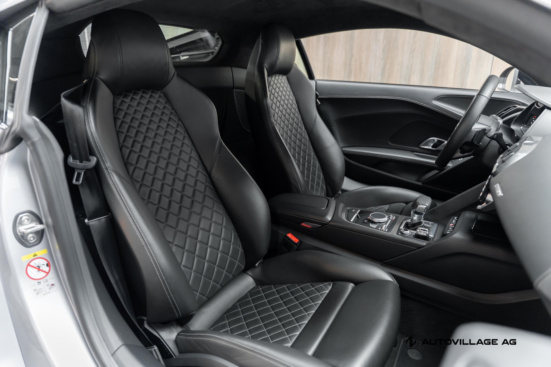 AUDI R8 Coupé RWD S-Tronic-image-7