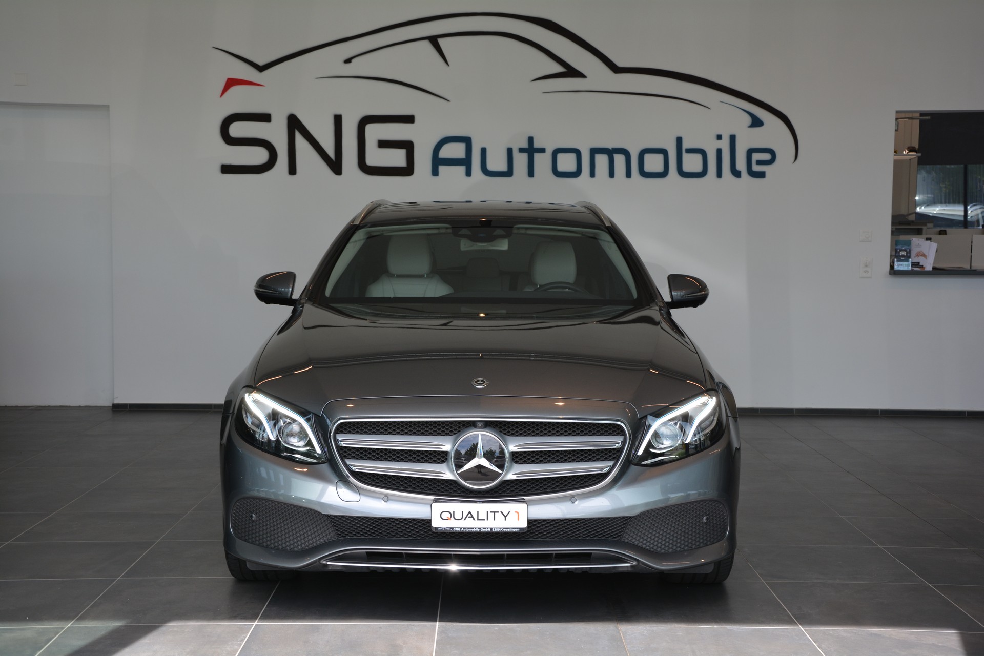 MERCEDES-BENZ E 400 Avantgarde 4 Matic 9G-Tronic