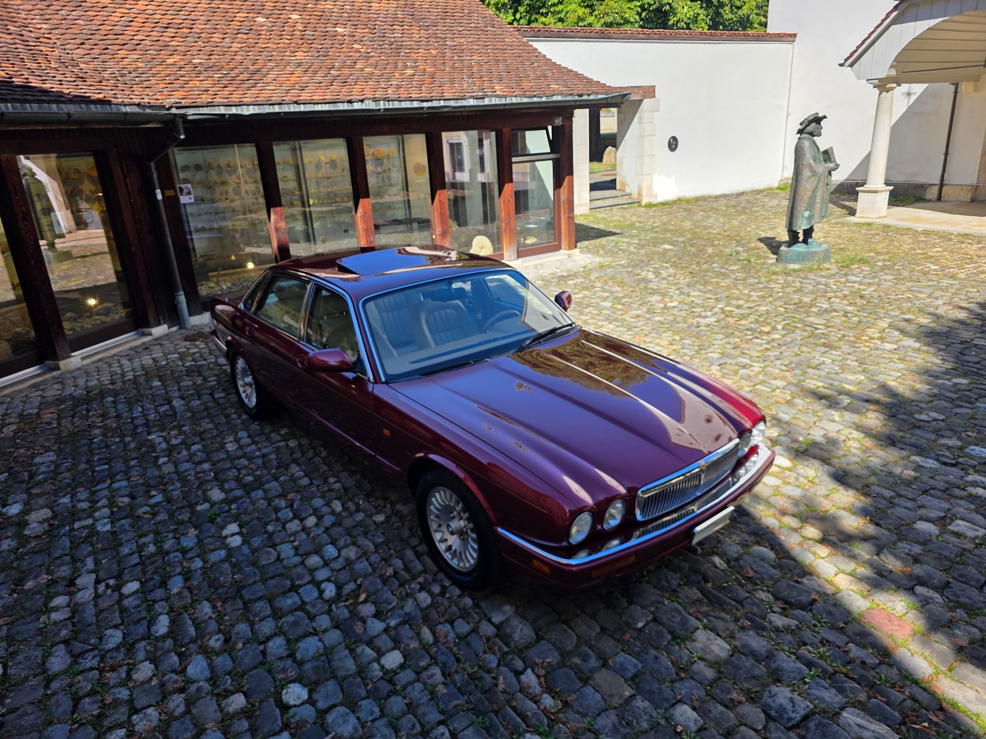 JAGUAR XJ12 6.0 mit Veteranen-MFK