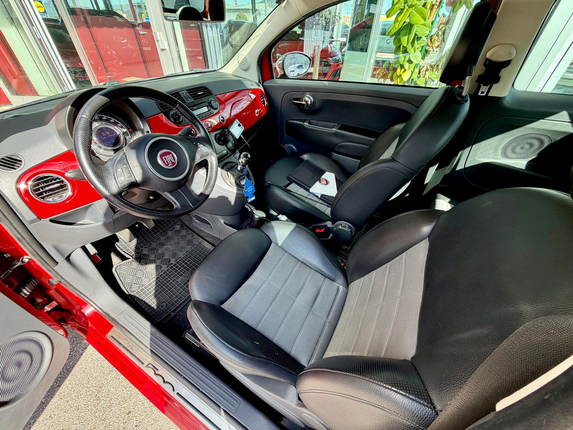 FIAT 500 1.4 16V Lounge-image-6