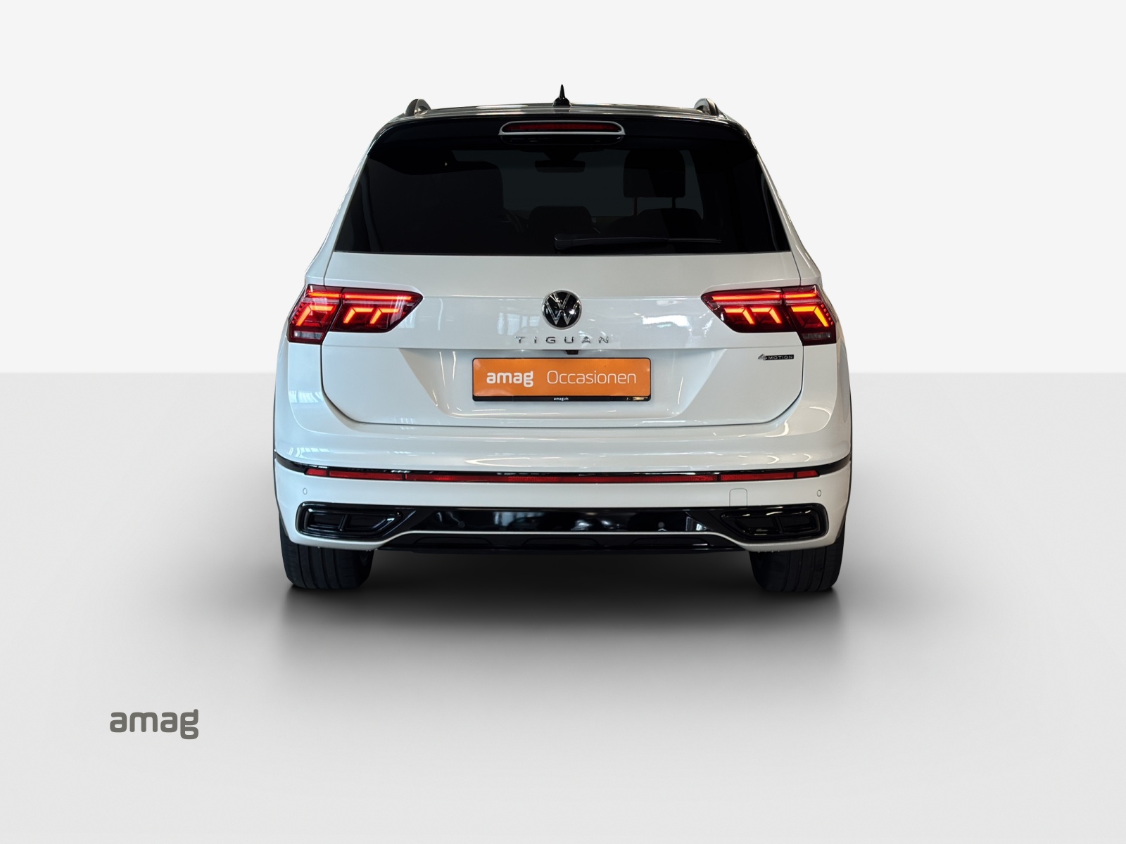 VW Tiguan 2.0TSI R-Line 4Motion DSG-showroom-element-3